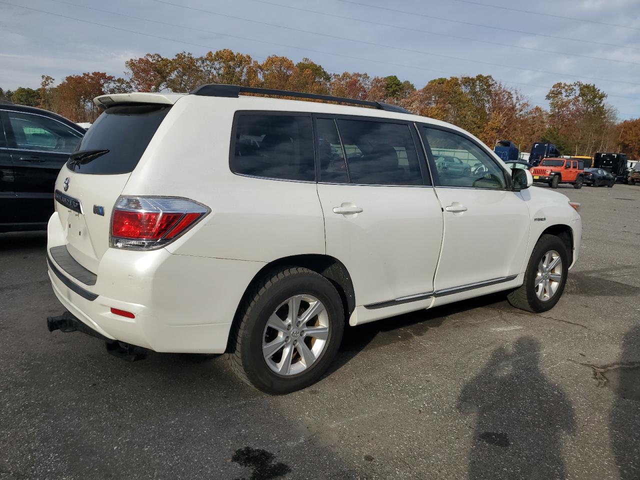 2013 Toyota Highlander Hybrid White vin: JTEBC3EH4D2016238