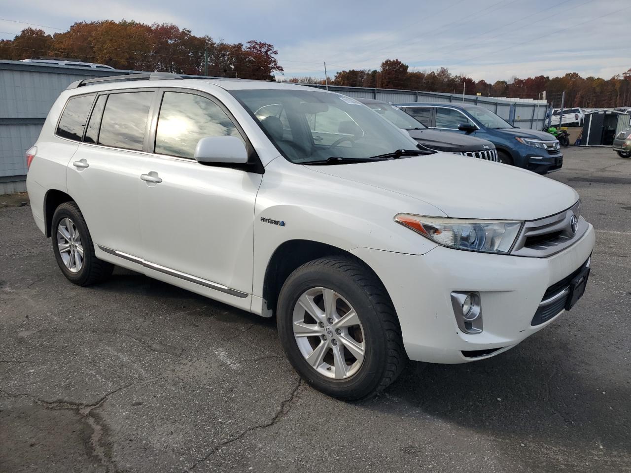 2013 Toyota Highlander Hybrid White vin: JTEBC3EH4D2016238