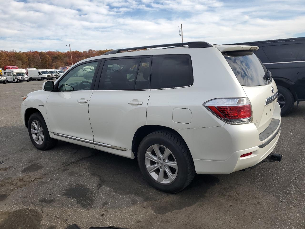 2013 Toyota Highlander Hybrid White vin: JTEBC3EH4D2016238