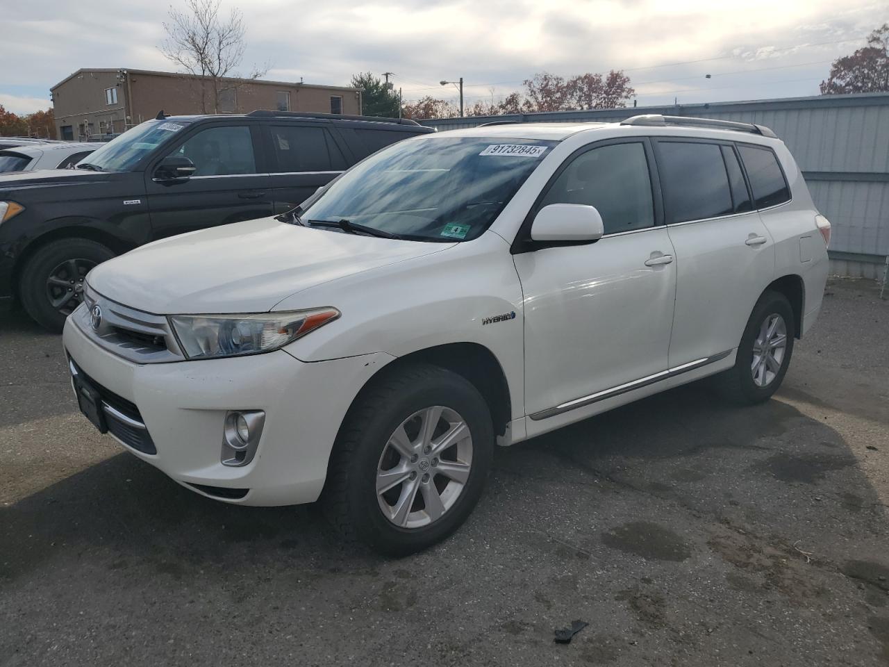 2013 Toyota Highlander Hybrid White vin: JTEBC3EH4D2016238
