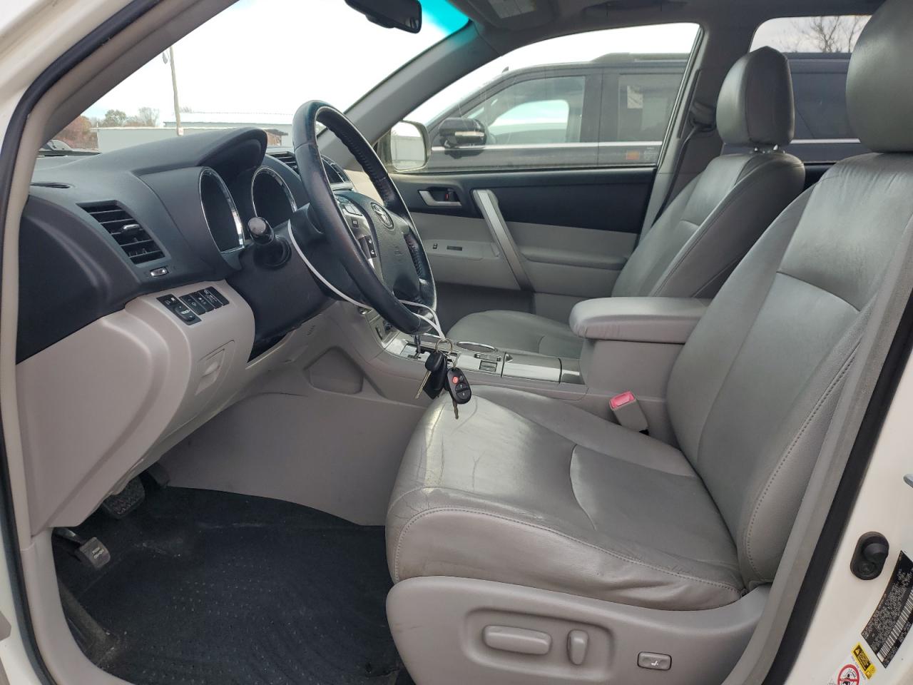 2013 Toyota Highlander Hybrid White vin: JTEBC3EH4D2016238