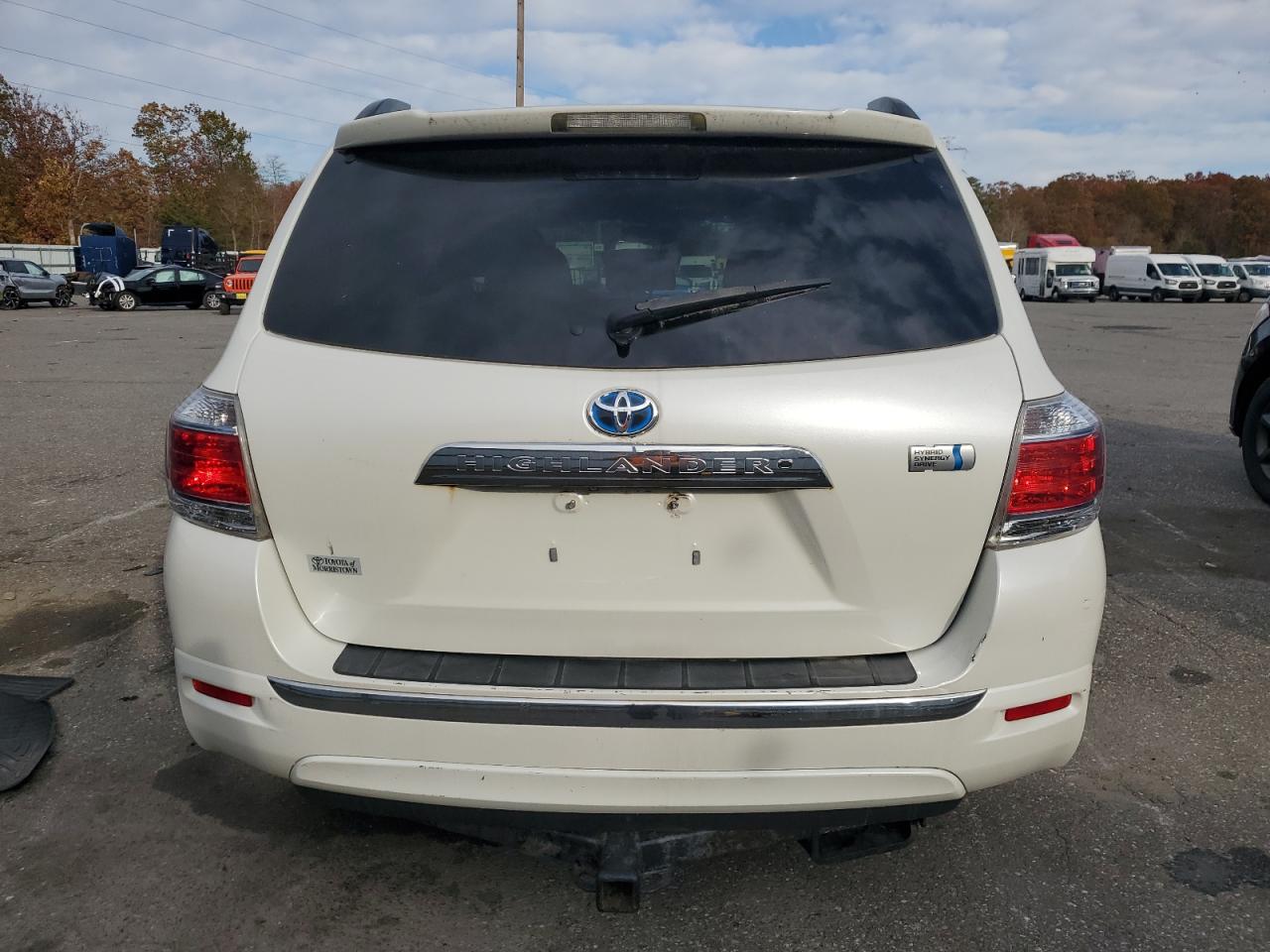 2013 Toyota Highlander Hybrid White vin: JTEBC3EH4D2016238