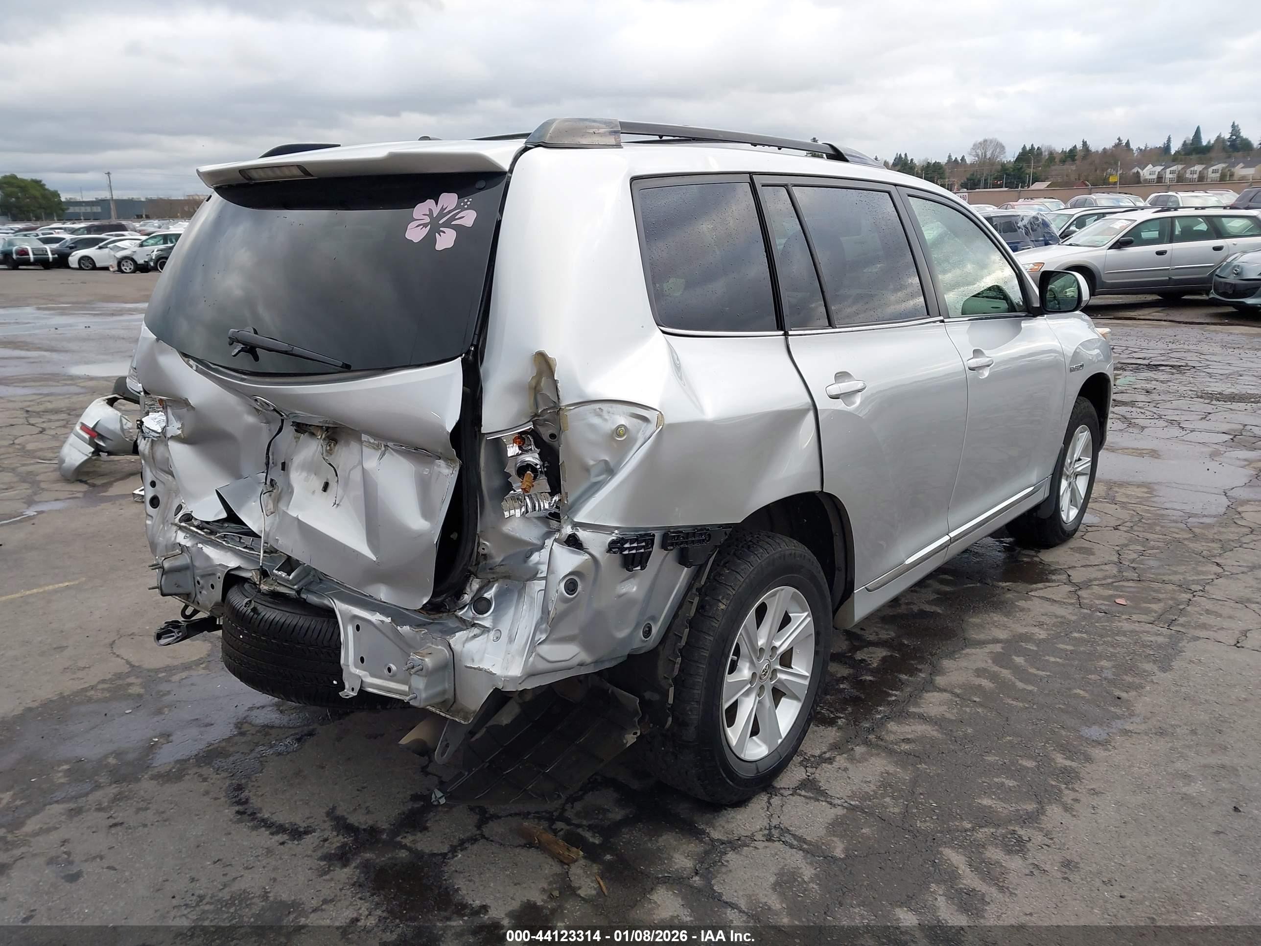 2013 Toyota Highlander Hybrid Base V6 Silver vin: JTEBC3EH4D2017311