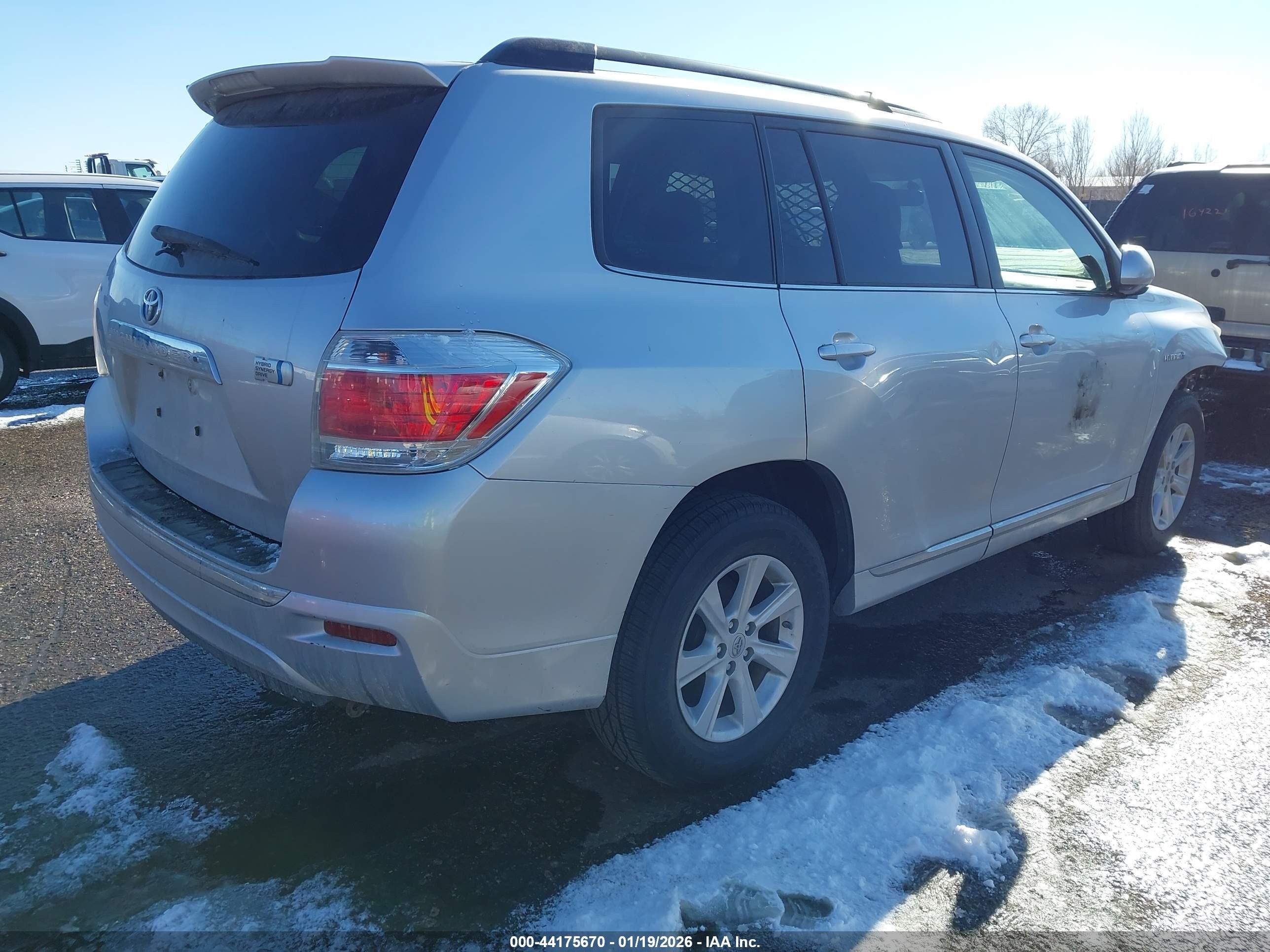 2013 Toyota Highlander Hybrid Base V6 Silver vin: JTEBC3EH4D2017597