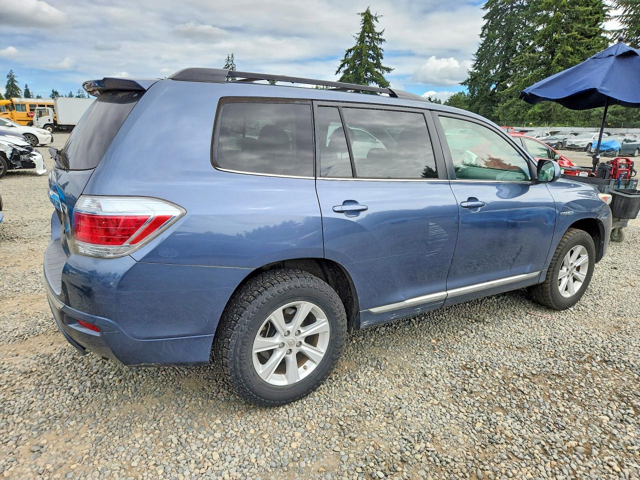 2011 Toyota Highlander Hybrid Blue vin: JTEBC3EH5B2000790