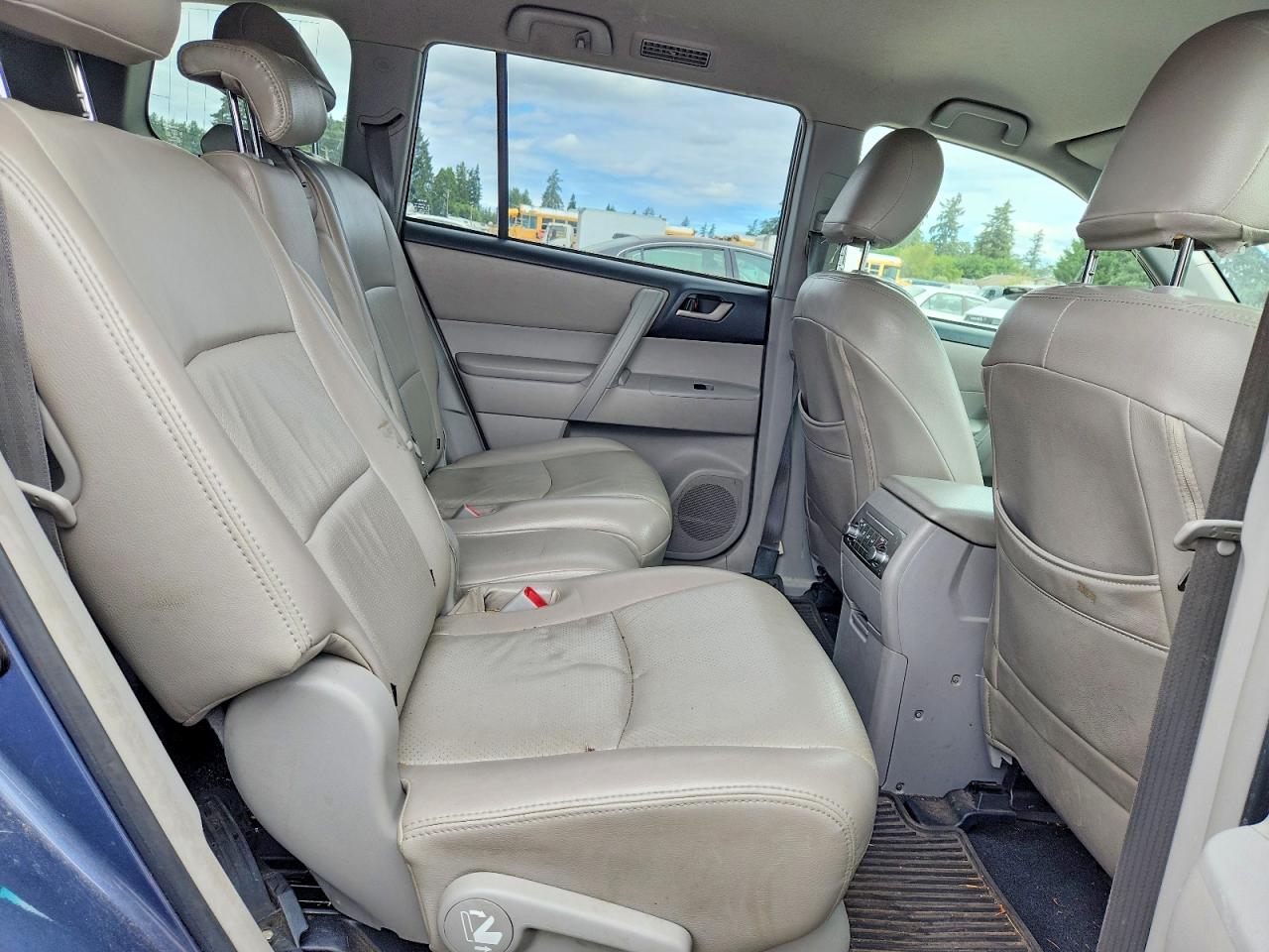 2011 Toyota Highlander Hybrid Blue vin: JTEBC3EH5B2000790