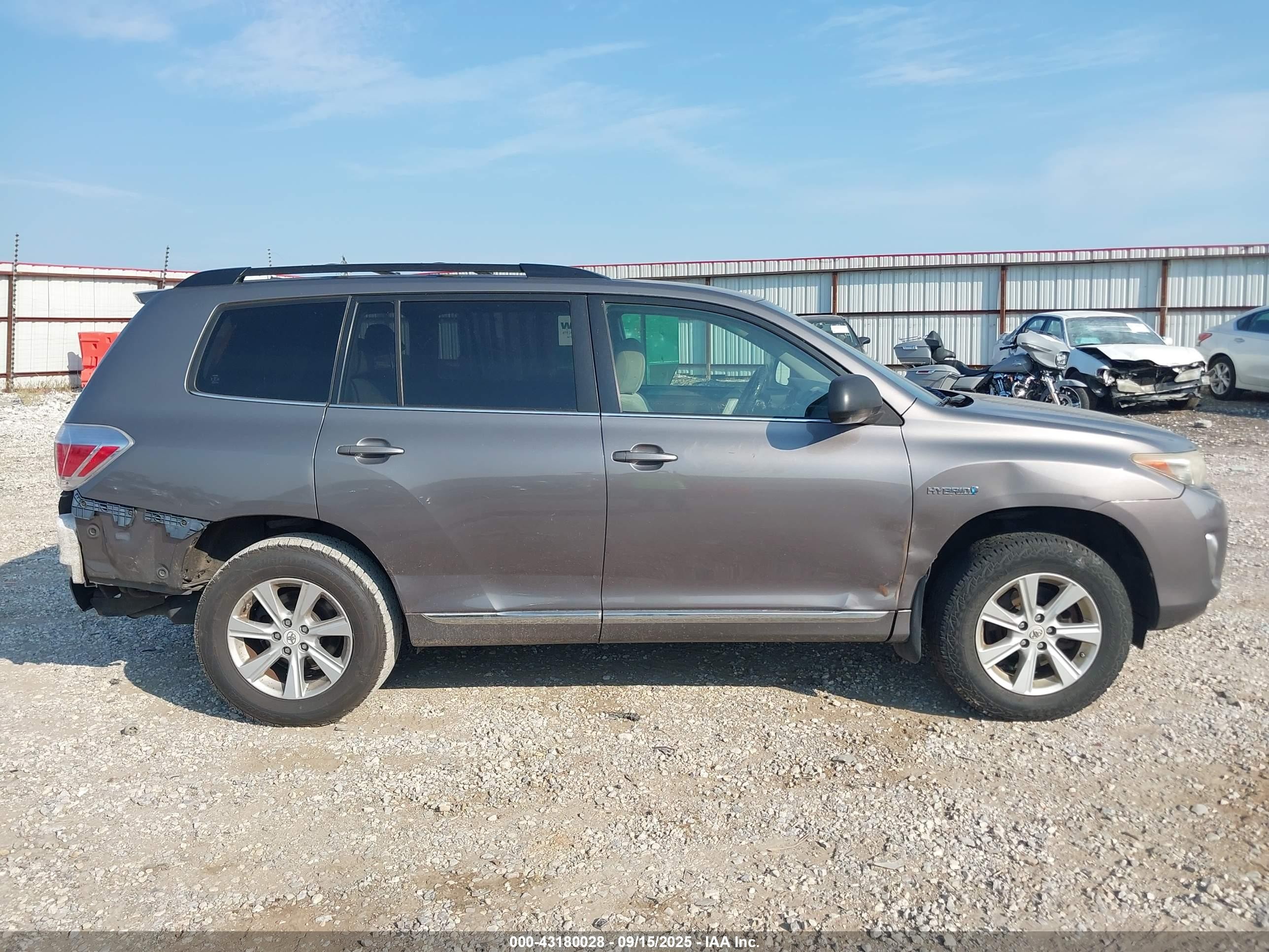 2011 Toyota Highlander Hybrid Base V6 Gray vin: JTEBC3EH5B2002975