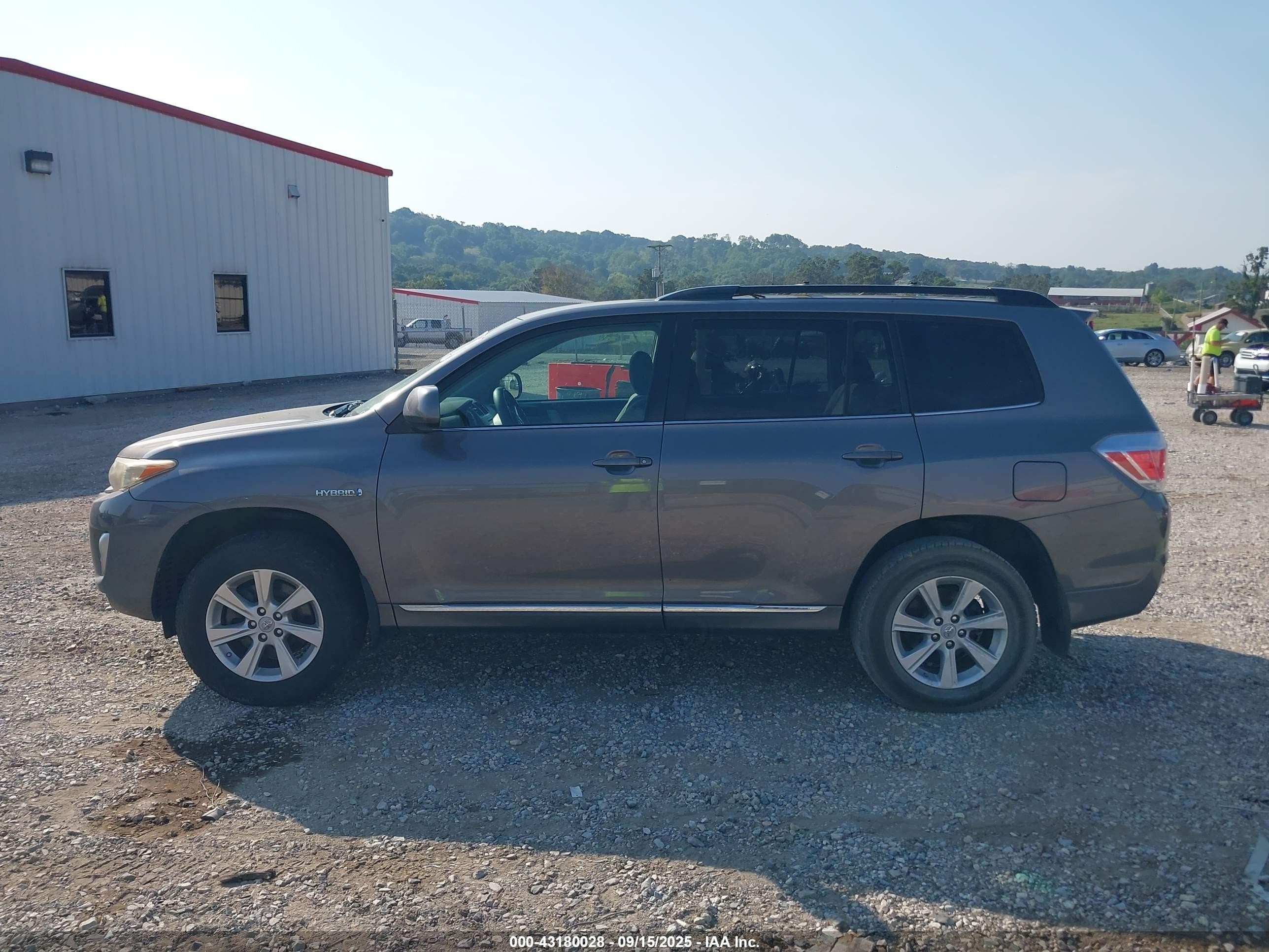 2011 Toyota Highlander Hybrid Base V6 Gray vin: JTEBC3EH5B2002975
