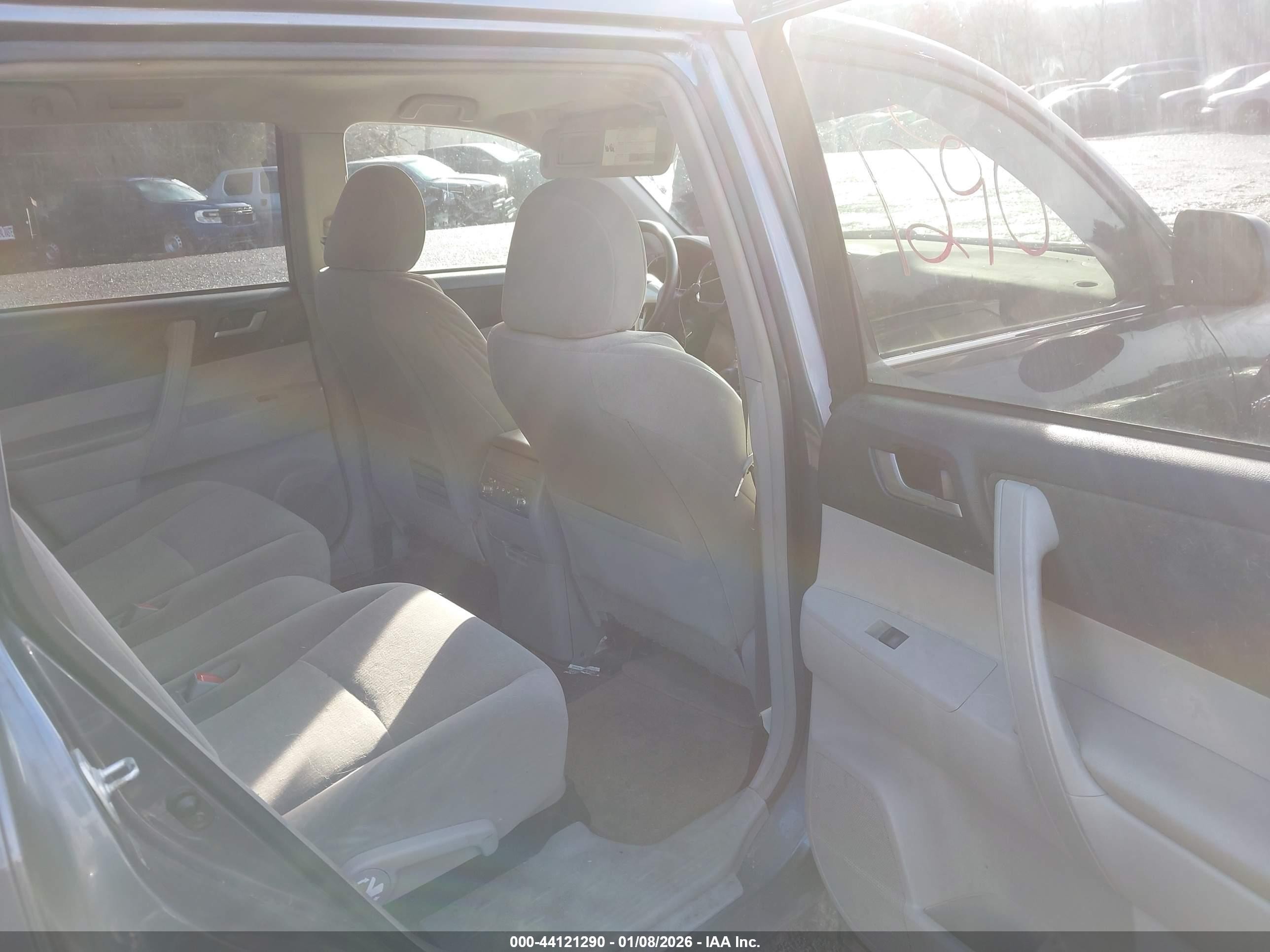 2013 Toyota Highlander Hybrid Base V6 Blue vin: JTEBC3EH5D2017155