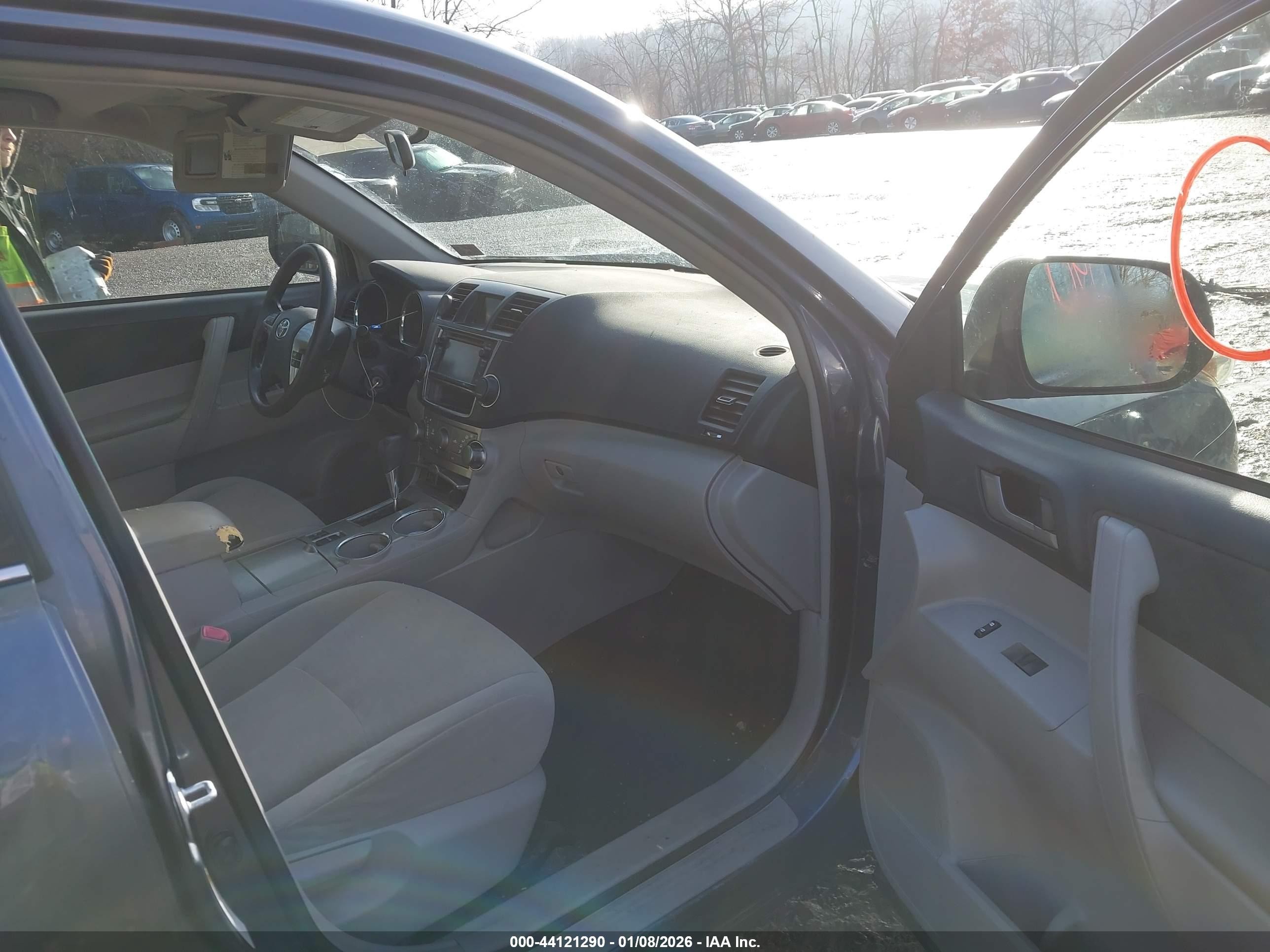 2013 Toyota Highlander Hybrid Base V6 Blue vin: JTEBC3EH5D2017155