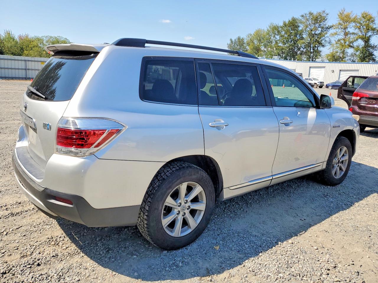 2011 Toyota Highlander Hybrid Silver vin: JTEBC3EH6B2001981