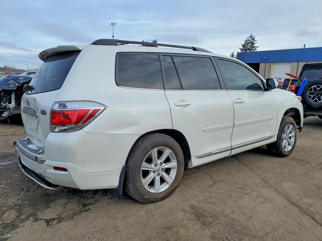 2013 Toyota Highlander Hybrid Base White vin: JTEBC3EH6D2017746