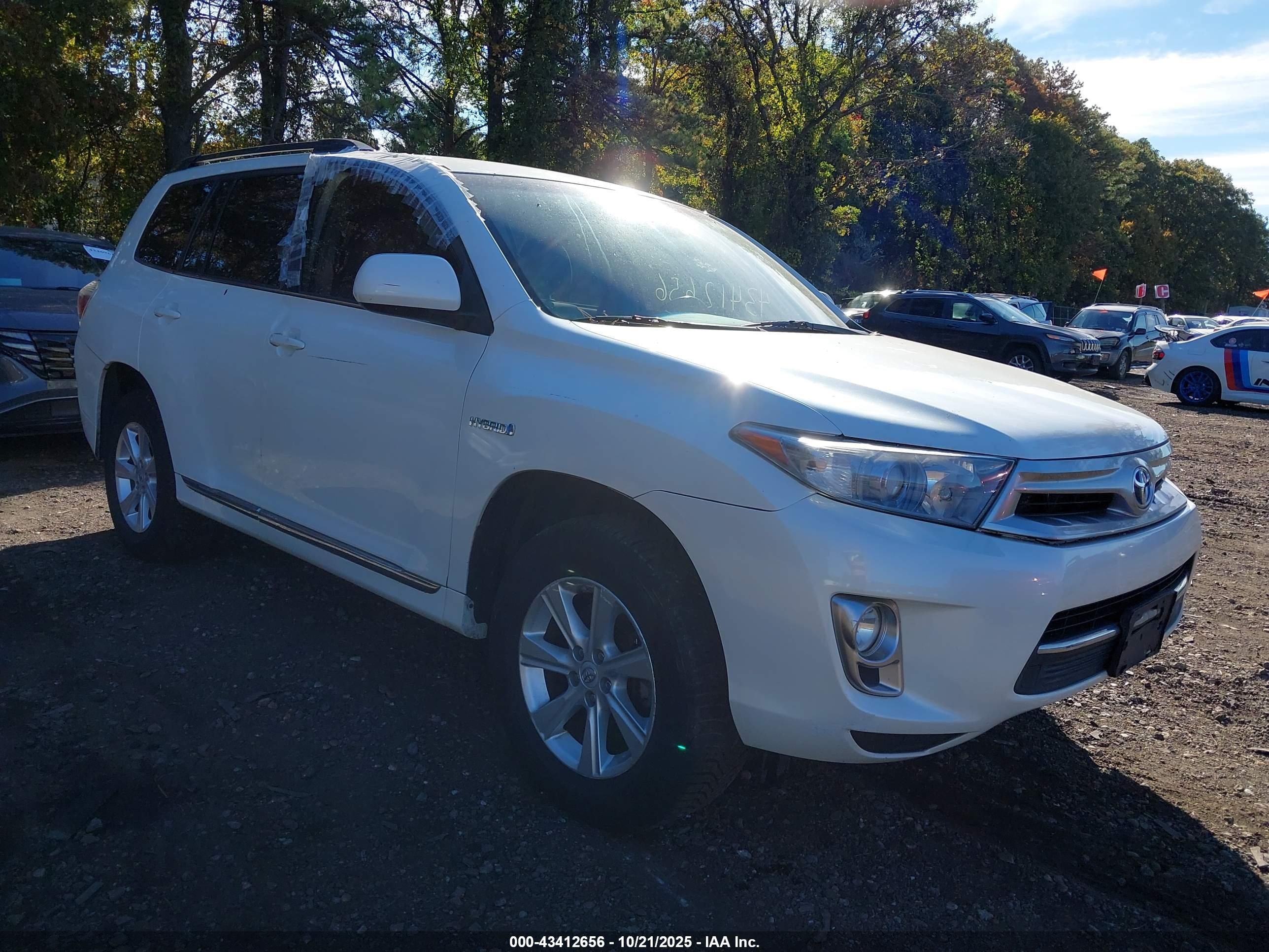 2013 Toyota Highlander Hybrid Base V6 White vin: JTEBC3EH7D2016587