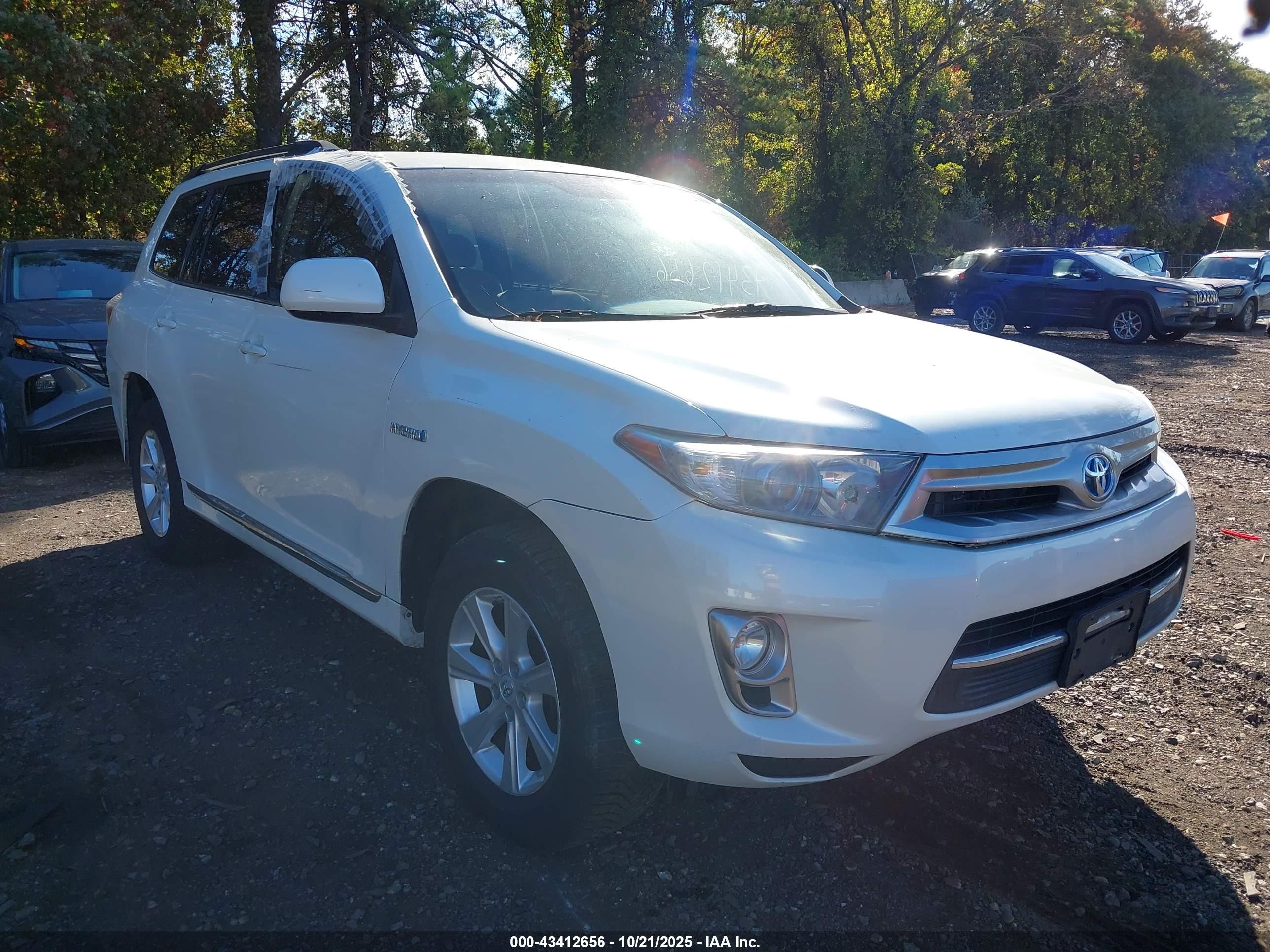 2013 Toyota Highlander Hybrid Base V6 White vin: JTEBC3EH7D2016587
