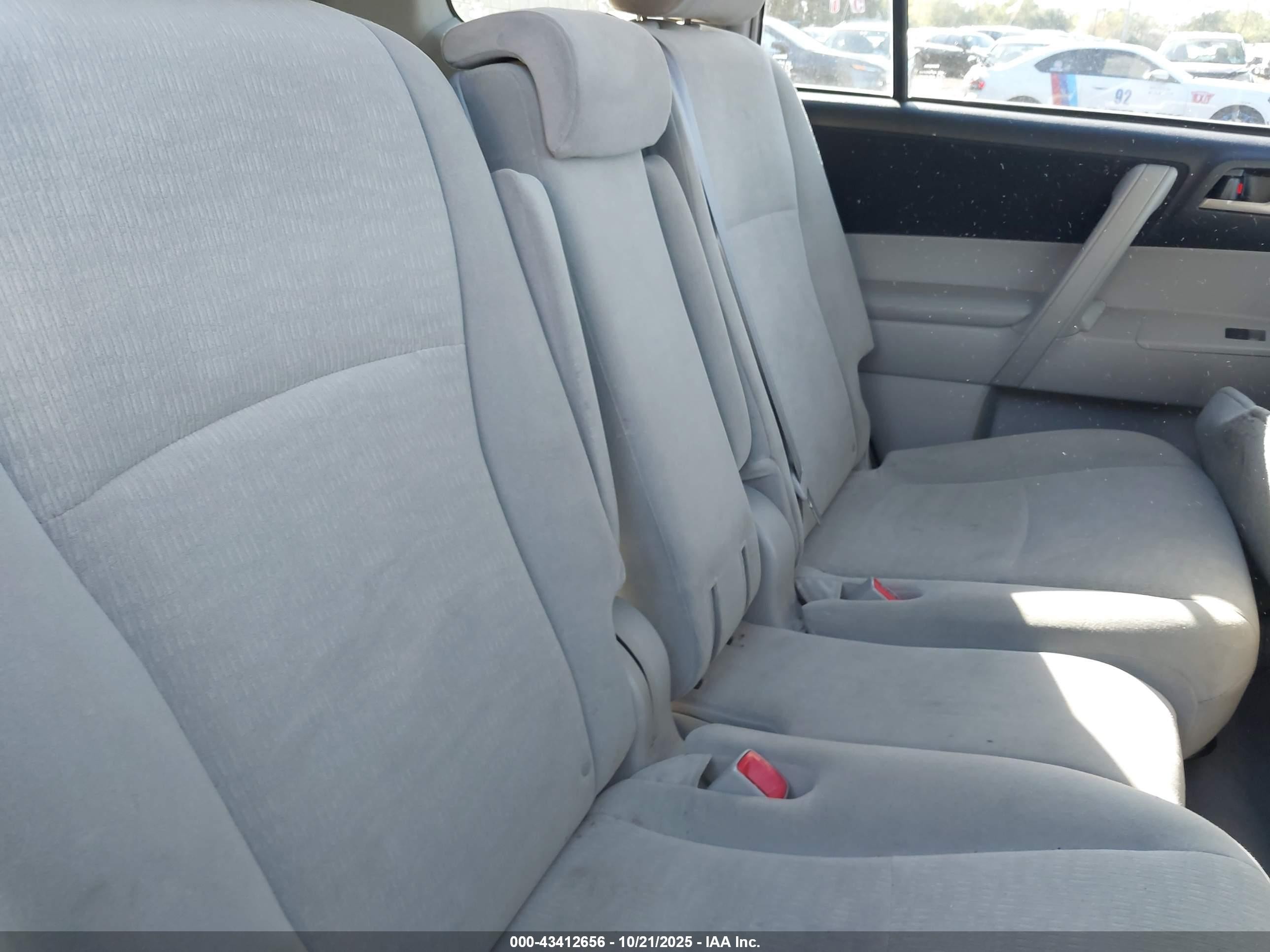 2013 Toyota Highlander Hybrid Base V6 White vin: JTEBC3EH7D2016587