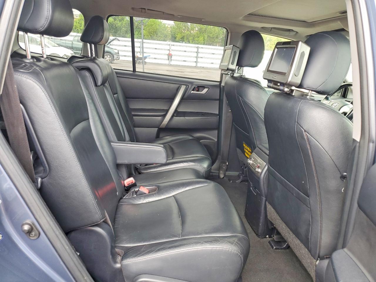 2013 Toyota Highlander Hybrid Blue vin: JTEBC3EH8D2013276