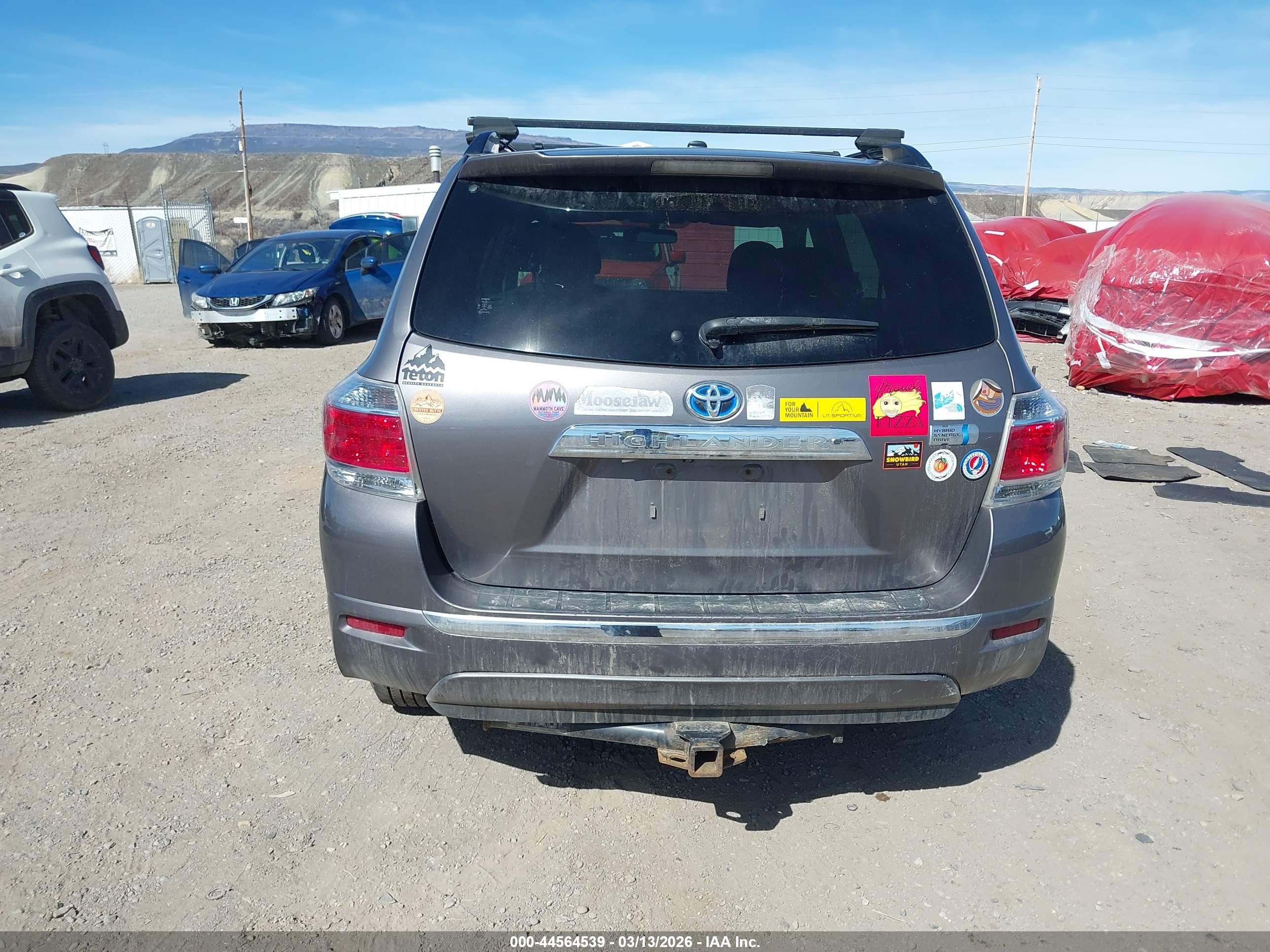 2013 Toyota Highlander Hybrid Base V6 Silver vin: JTEBC3EH8D2015268