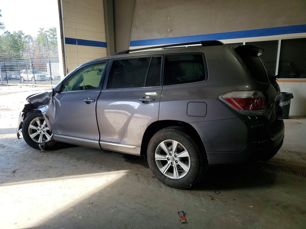 2013 Toyota Highlander Hybrid Base Gray vin: JTEBC3EH8D2018882