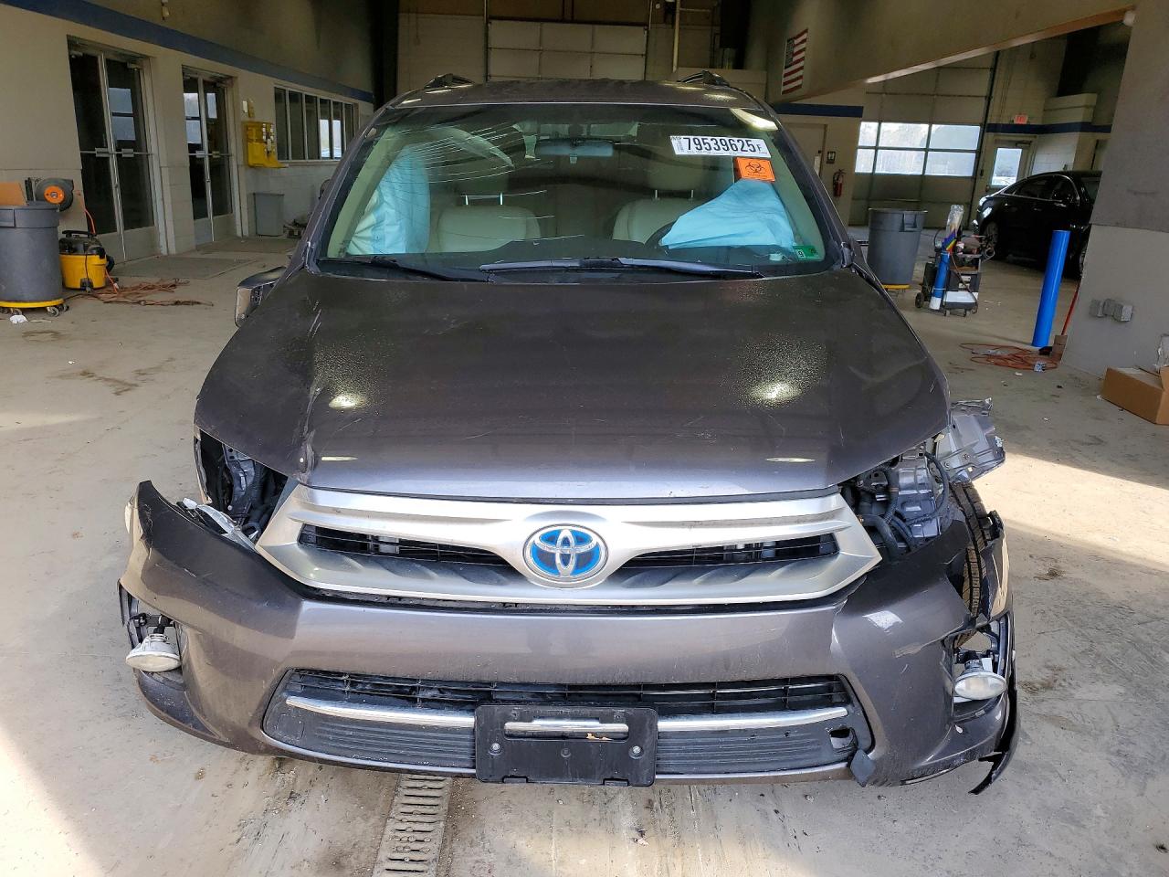 2013 Toyota Highlander Hybrid Base Gray vin: JTEBC3EH8D2018882