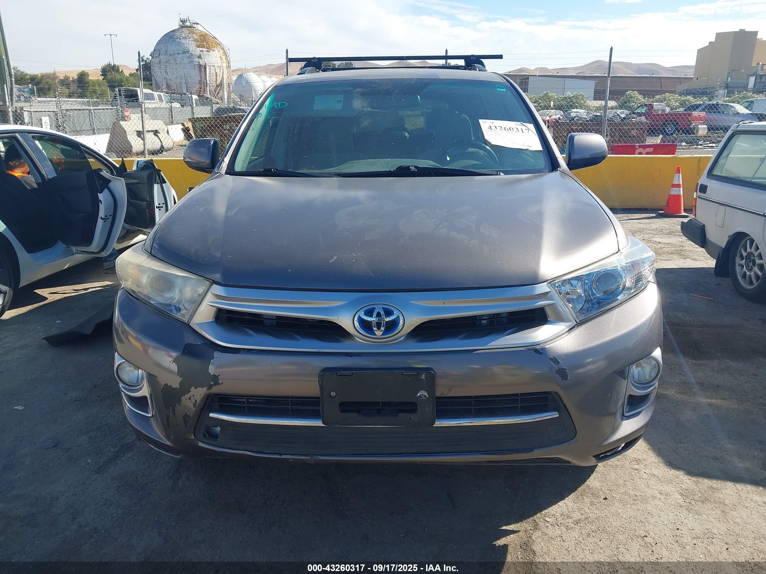 2011 Toyota Highlander Hybrid Base V6 Gray vin: JTEBC3EH9B2002249