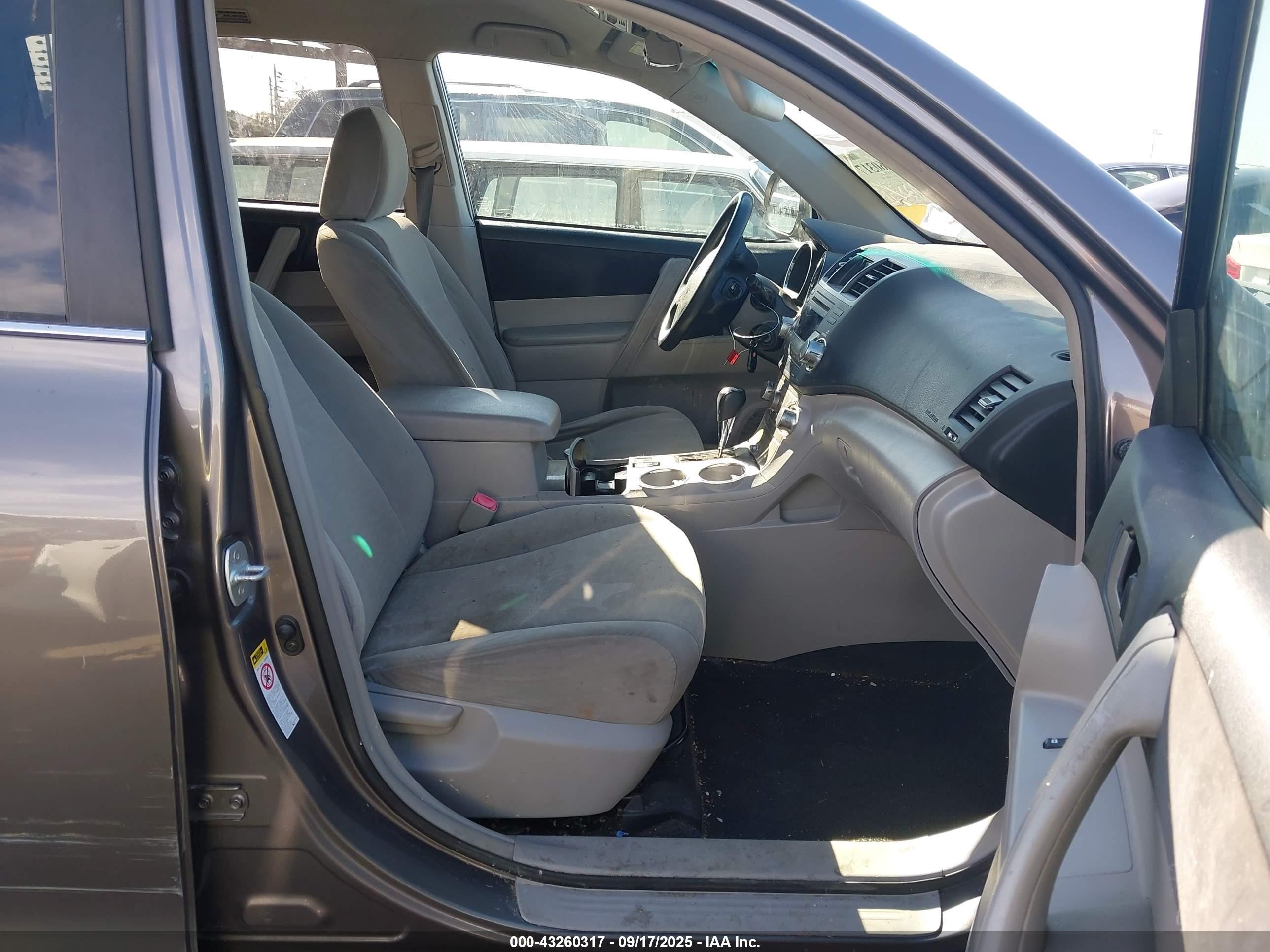 2011 Toyota Highlander Hybrid Base V6 Gray vin: JTEBC3EH9B2002249