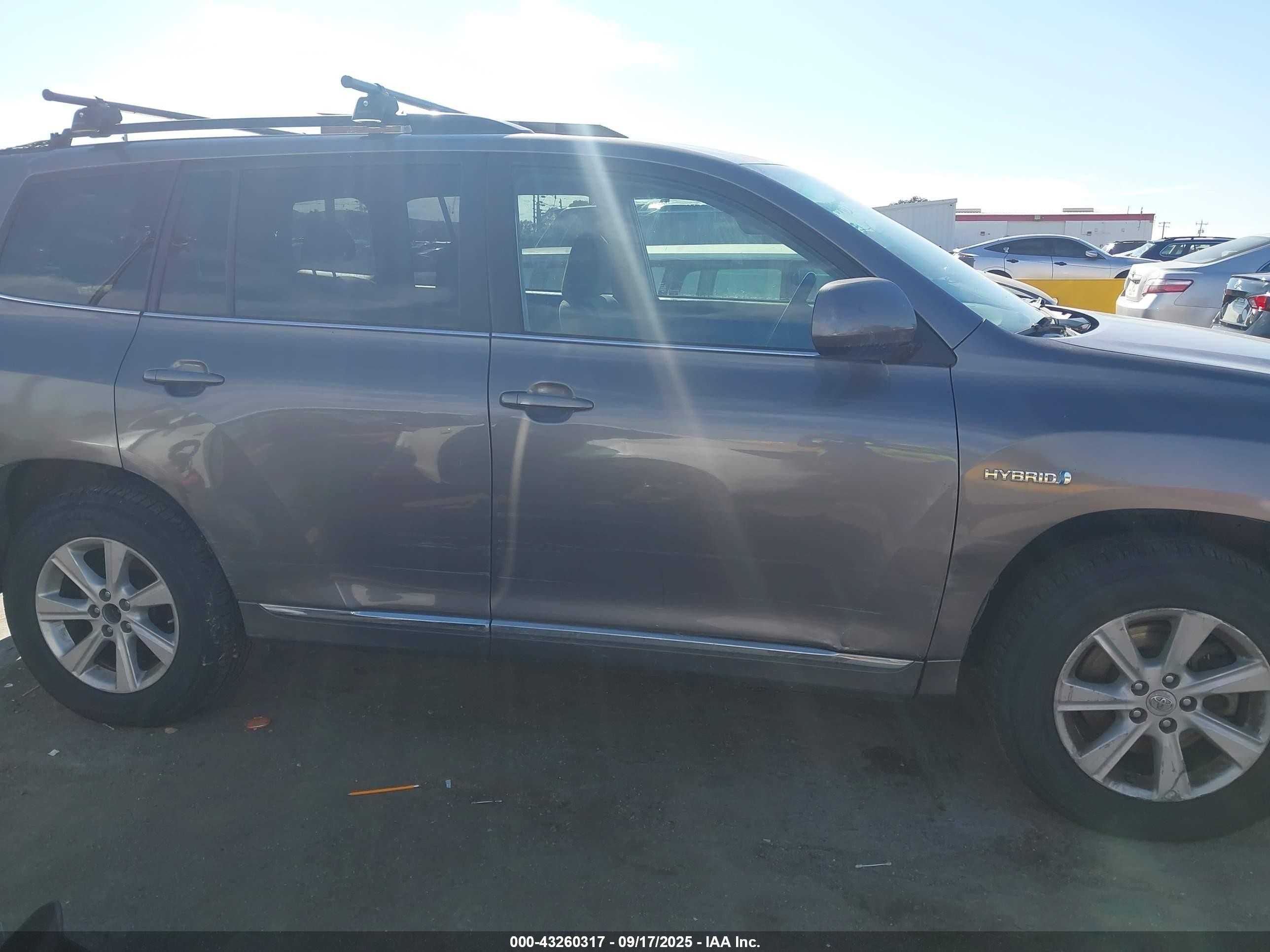 2011 Toyota Highlander Hybrid Base V6 Gray vin: JTEBC3EH9B2002249