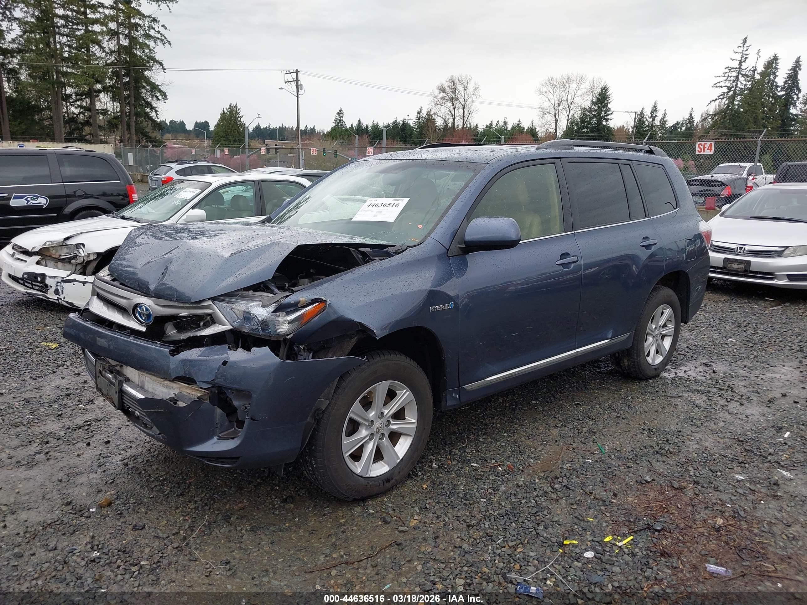 2013 Toyota Highlander Hybrid Base V6 Blue vin: JTEBC3EH9D2014386