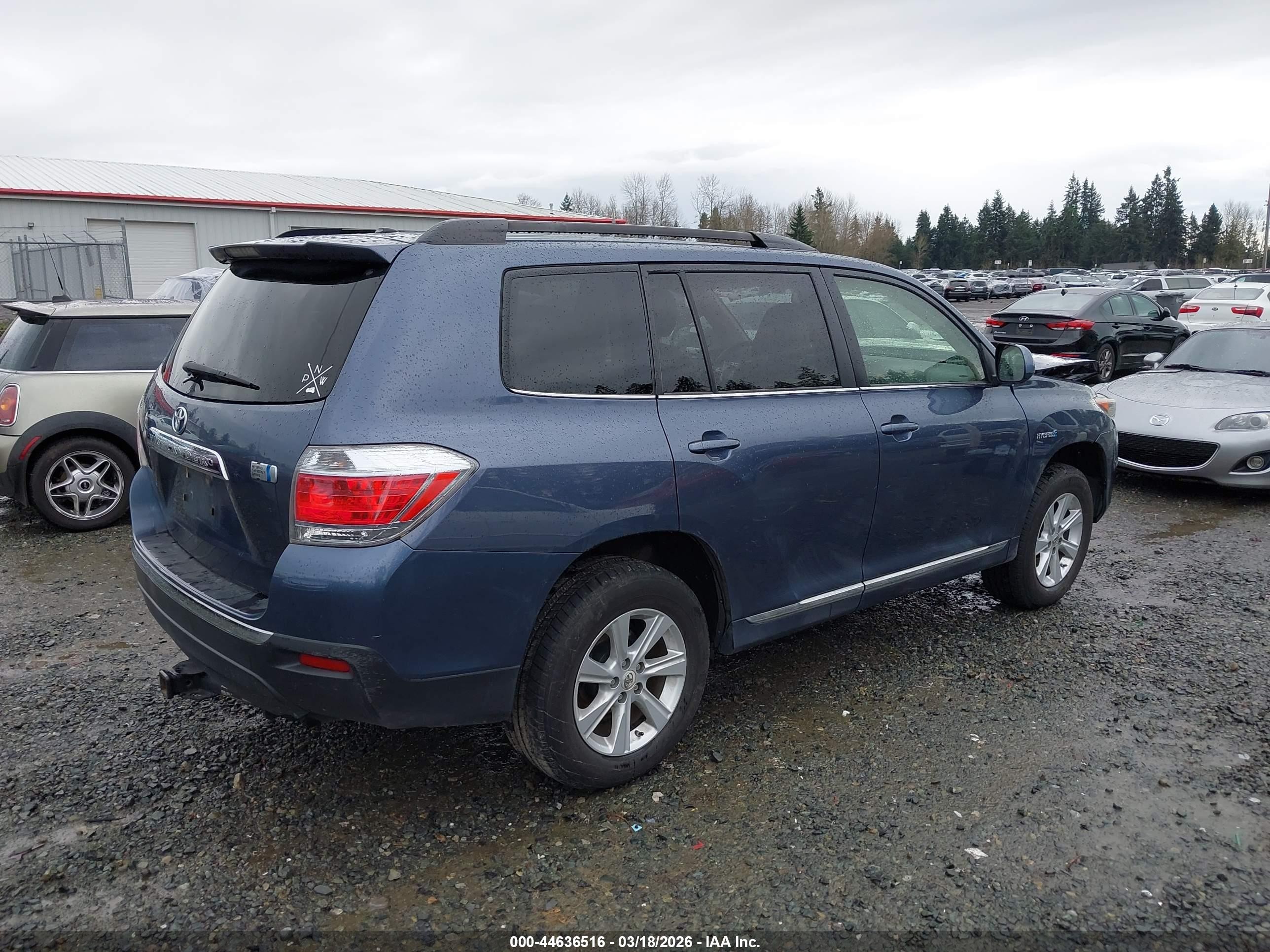 2013 Toyota Highlander Hybrid Base V6 Blue vin: JTEBC3EH9D2014386