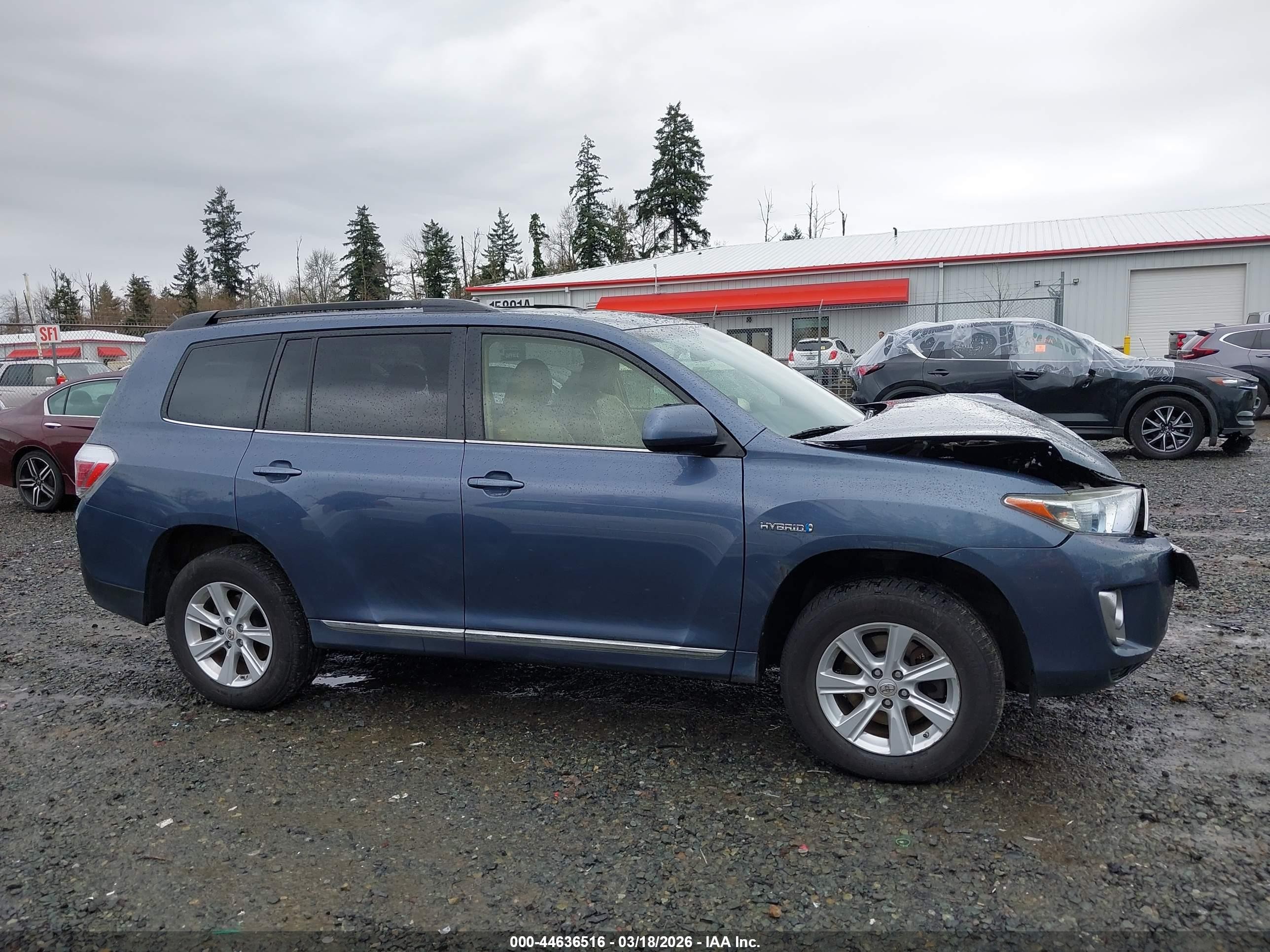 2013 Toyota Highlander Hybrid Base V6 Blue vin: JTEBC3EH9D2014386