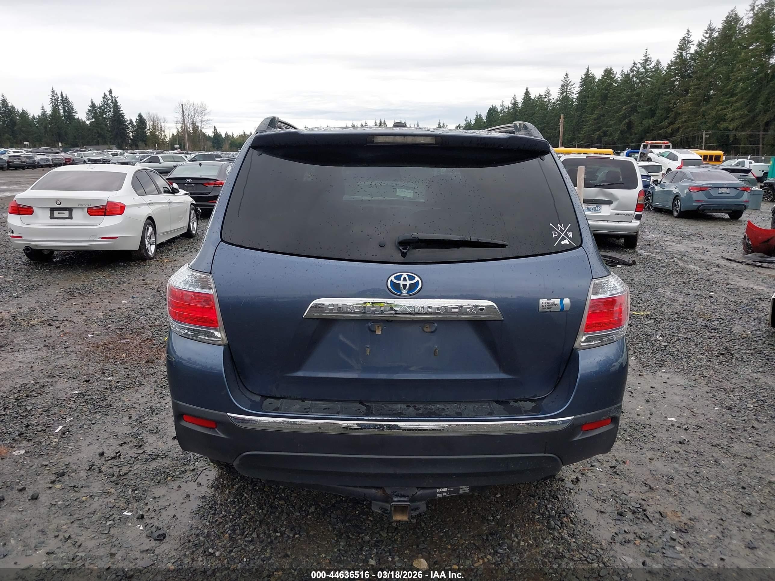 2013 Toyota Highlander Hybrid Base V6 Blue vin: JTEBC3EH9D2014386