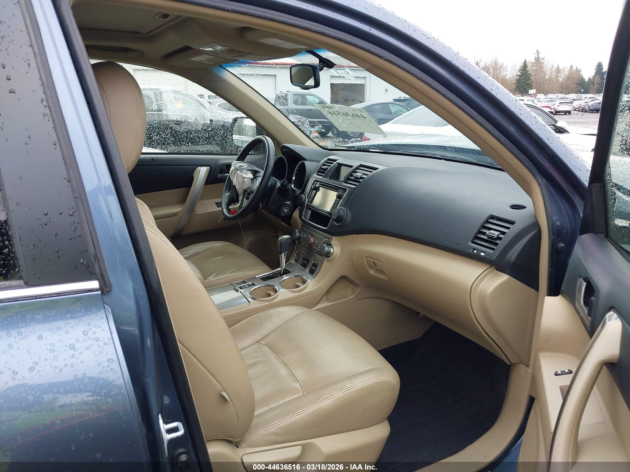 2013 Toyota Highlander Hybrid Base V6 Blue vin: JTEBC3EH9D2014386