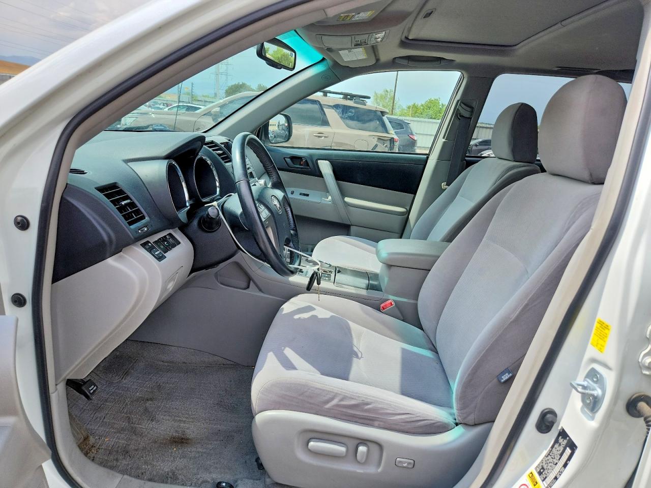 2010 Toyota Highlander Base Белый vin: JTEBK3EH8A2158946