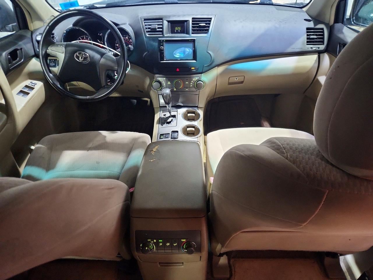 2010 Toyota Highlander Base White vin: JTEBK3EH9A2156221