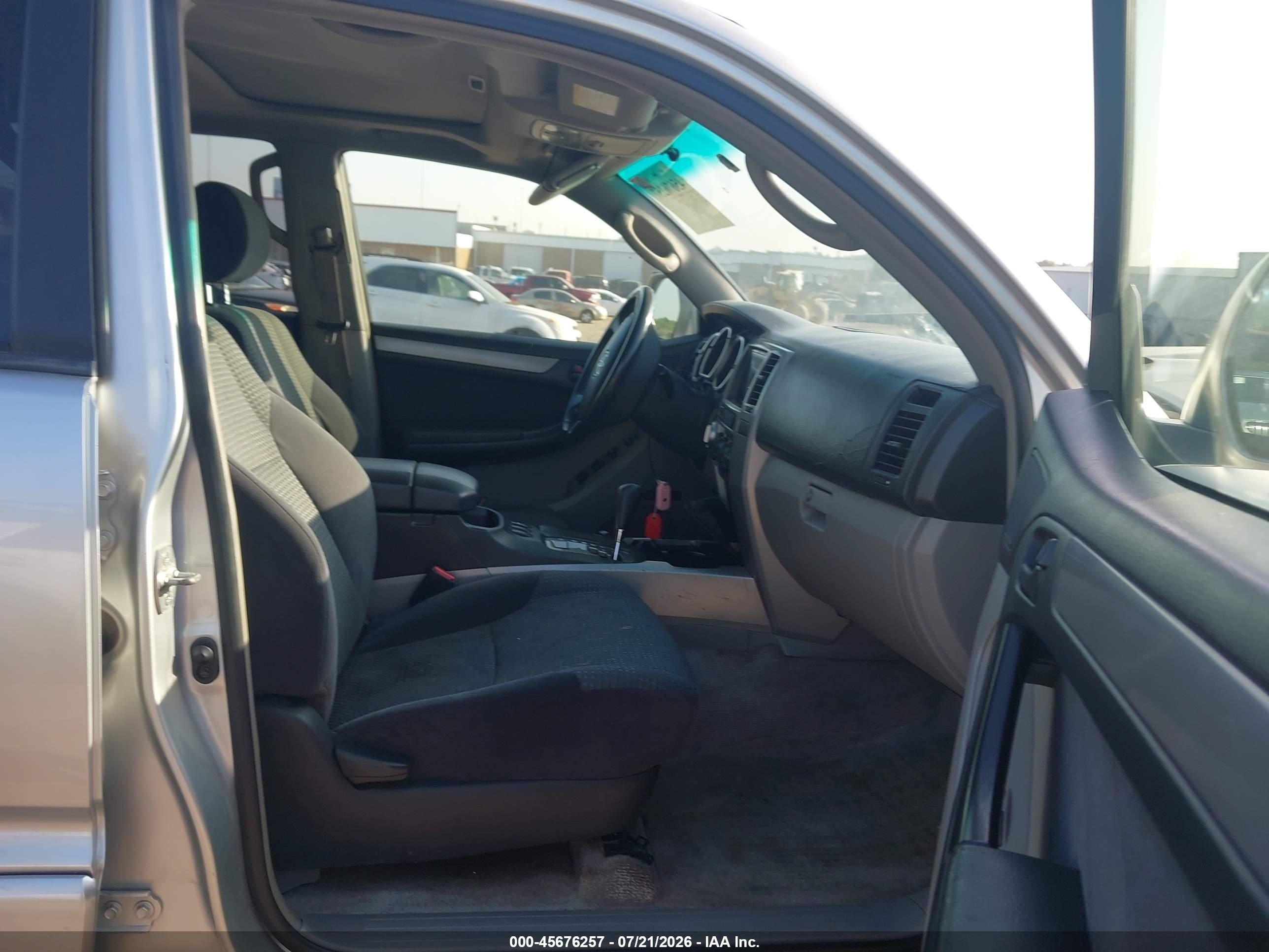2004 Toyota 4runner Sr5 Sport V8 Silver vin: JTEBT14R840029083