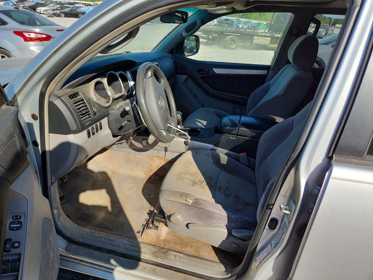 2004 Toyota 4runner Sr5 Серебряный vin: JTEBT14R948013864
