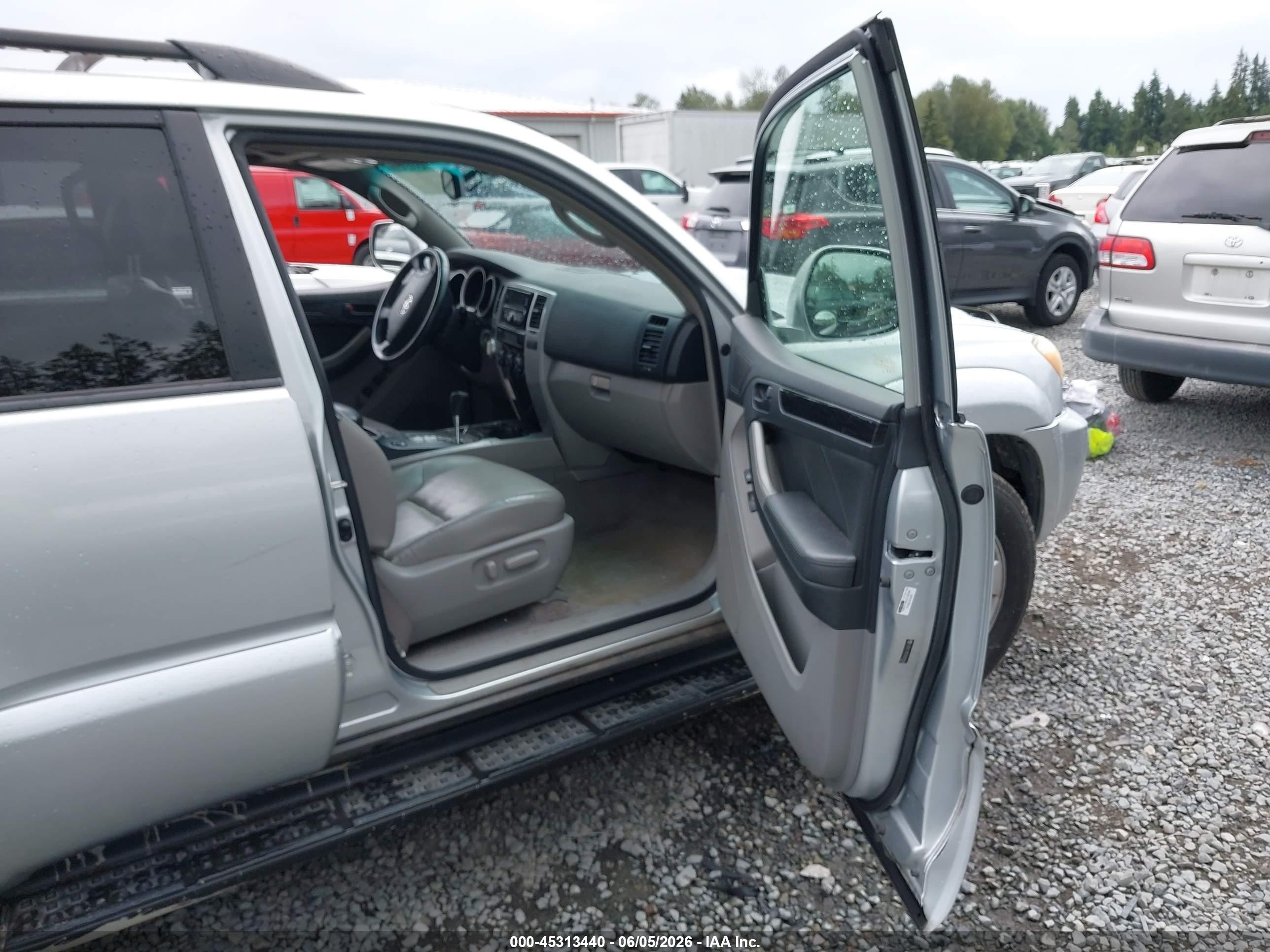 2007 Toyota 4runner Limited V8 Серебряный vin: JTEBT17R078039043