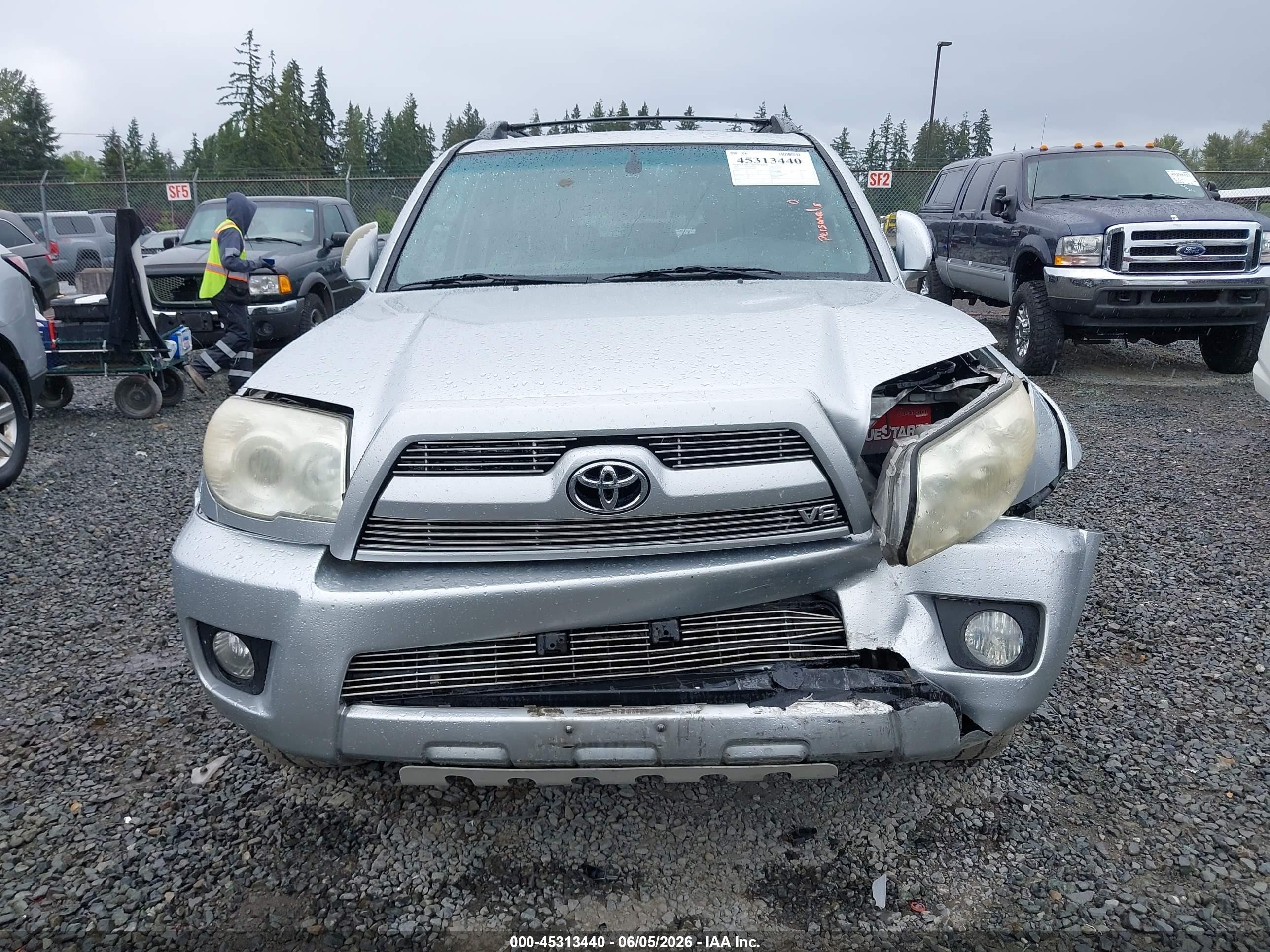 2007 Toyota 4runner Limited V8 Серебряный vin: JTEBT17R078039043