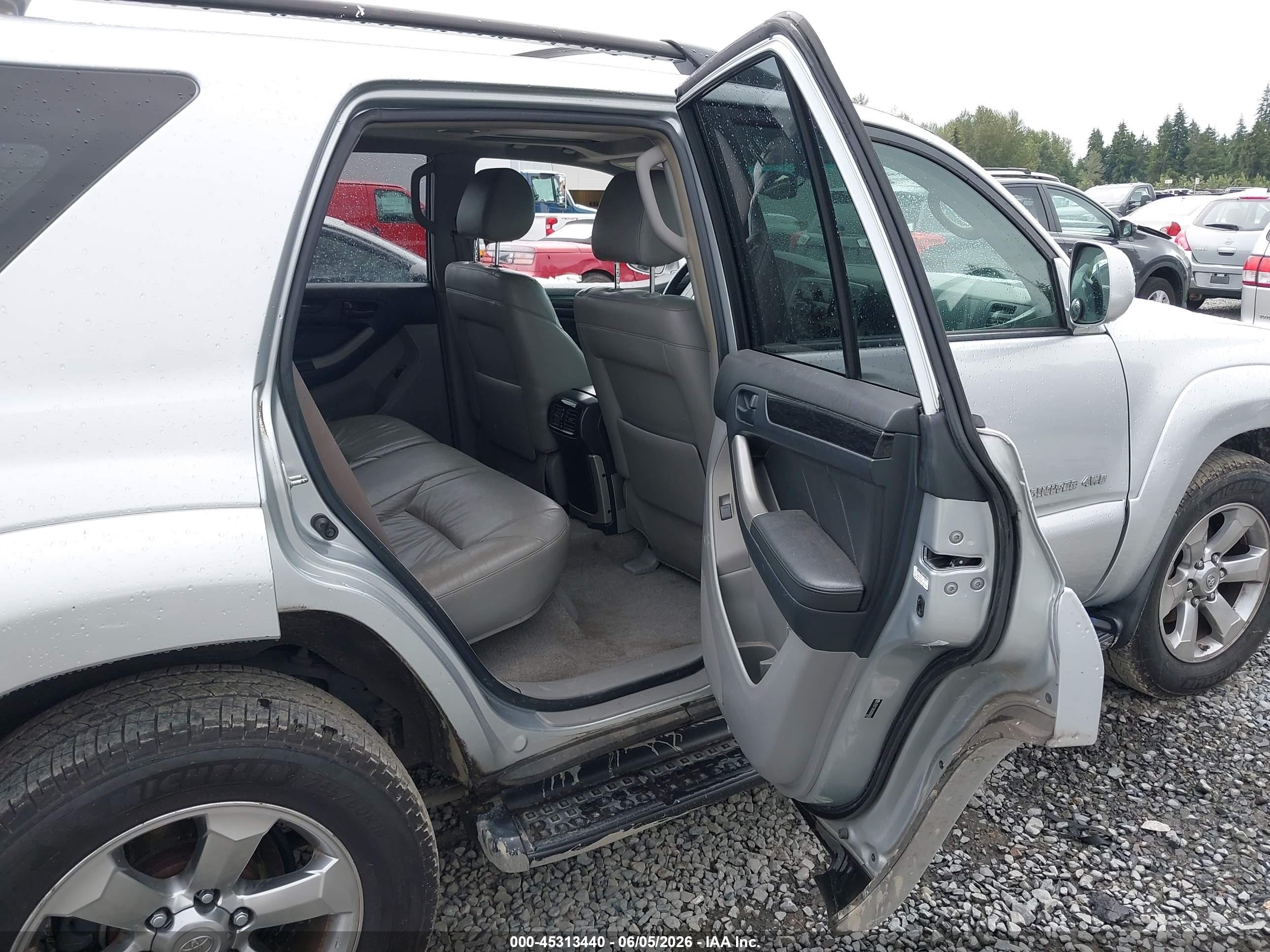 2007 Toyota 4runner Limited V8 Серебряный vin: JTEBT17R078039043
