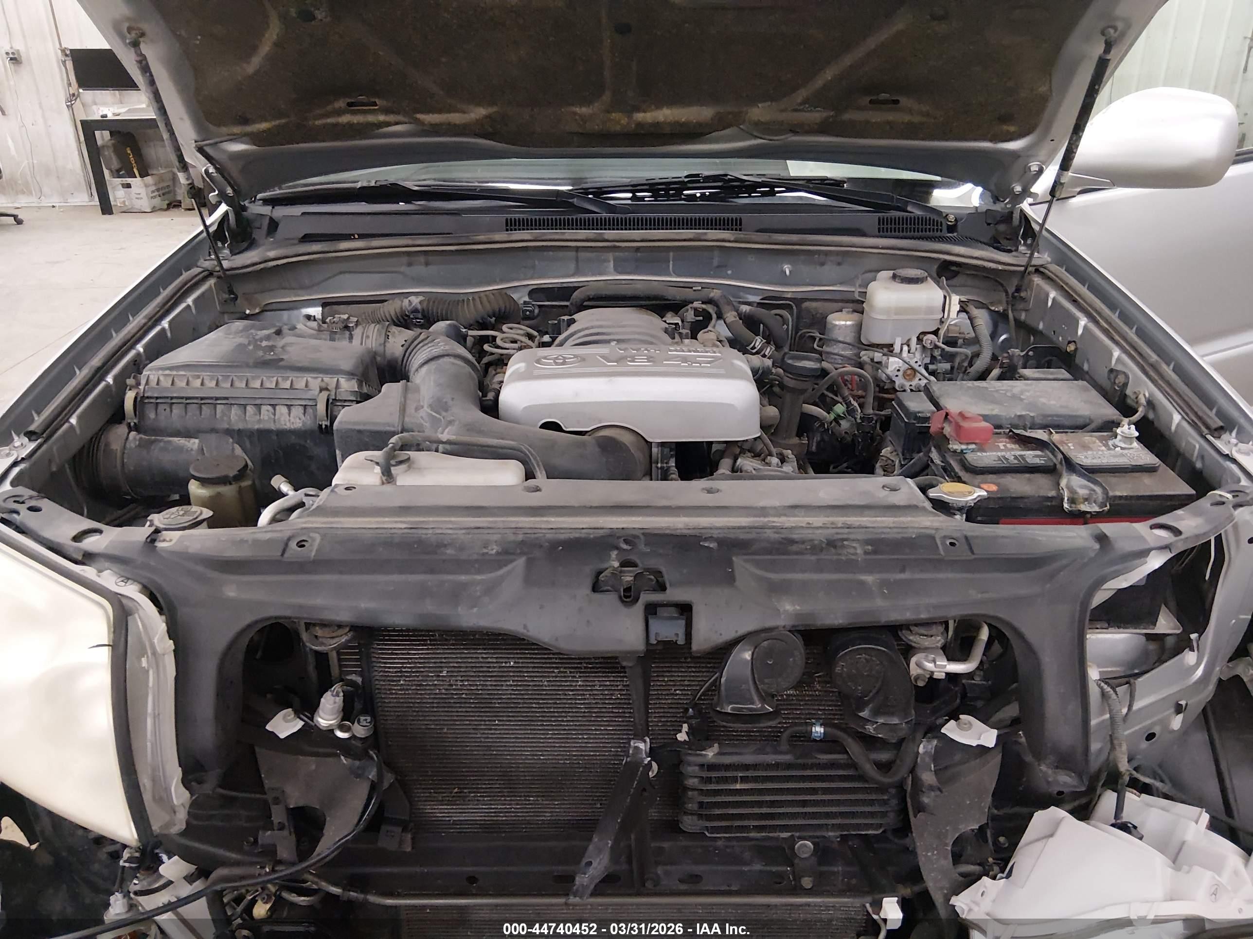 2005 Toyota 4runner Limited V8 Серебряный vin: JTEBT17R958020259