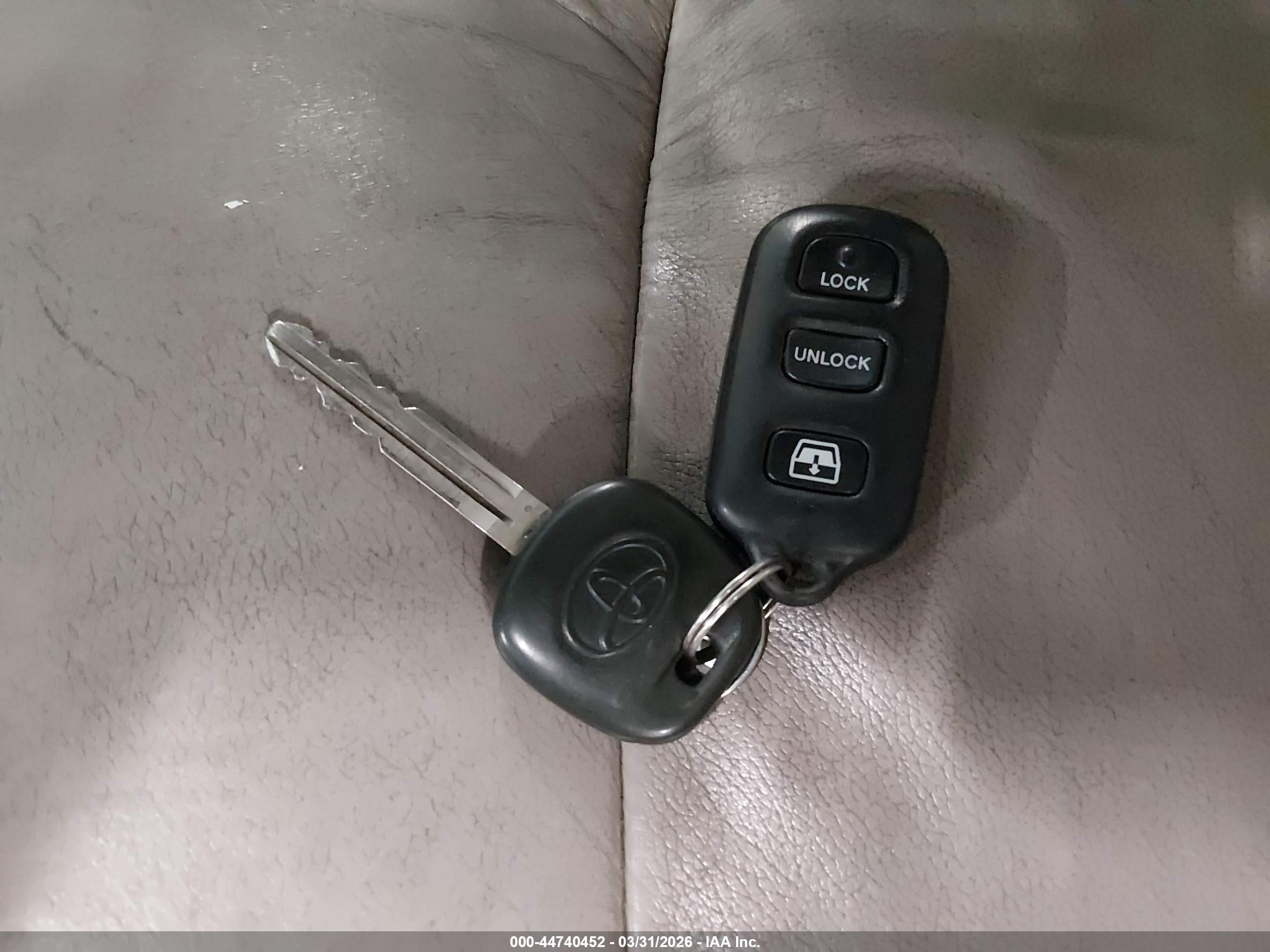 2005 Toyota 4runner Limited V8 Серебряный vin: JTEBT17R958020259