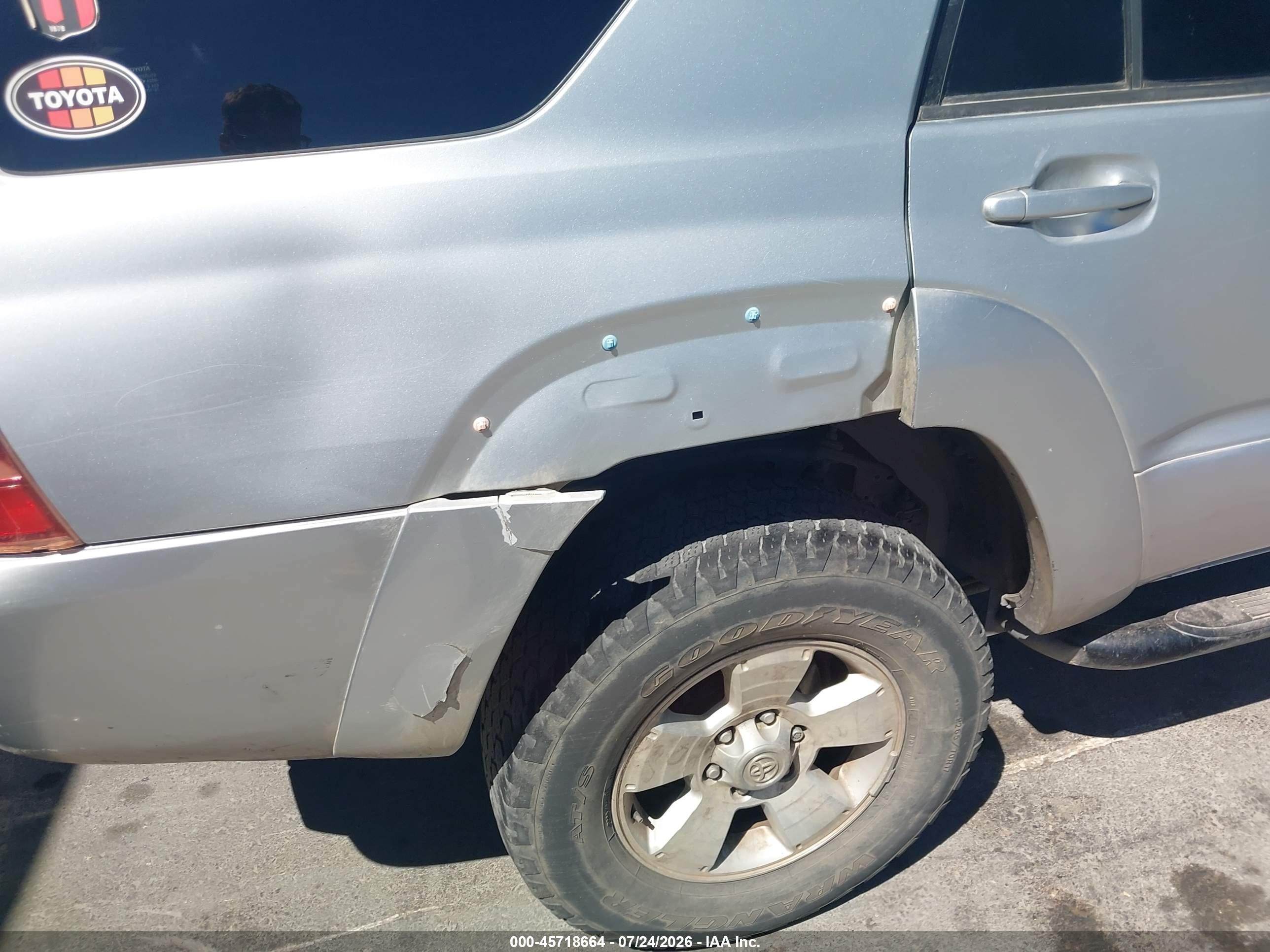 2003 Toyota 4runner Limited V8 Silver vin: JTEBT17RX30001361