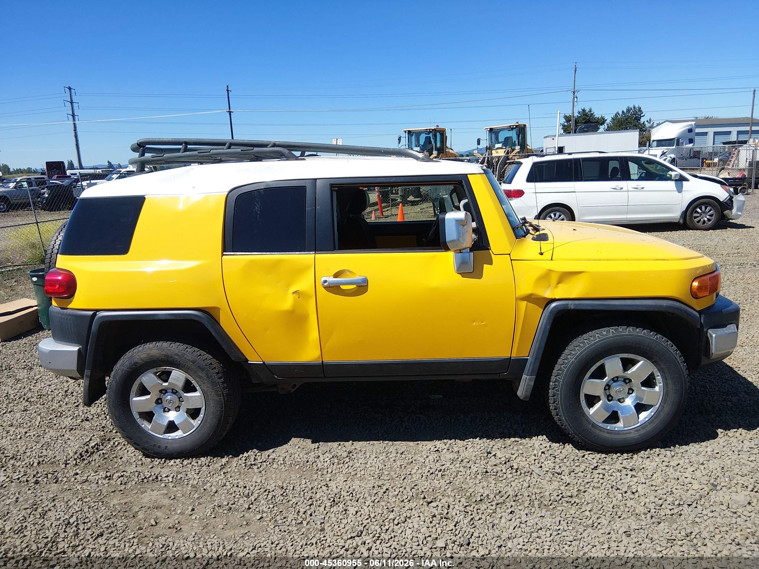 2007 Toyota Fj Cruiser   Yellow vin: JTEBU11F070008594
