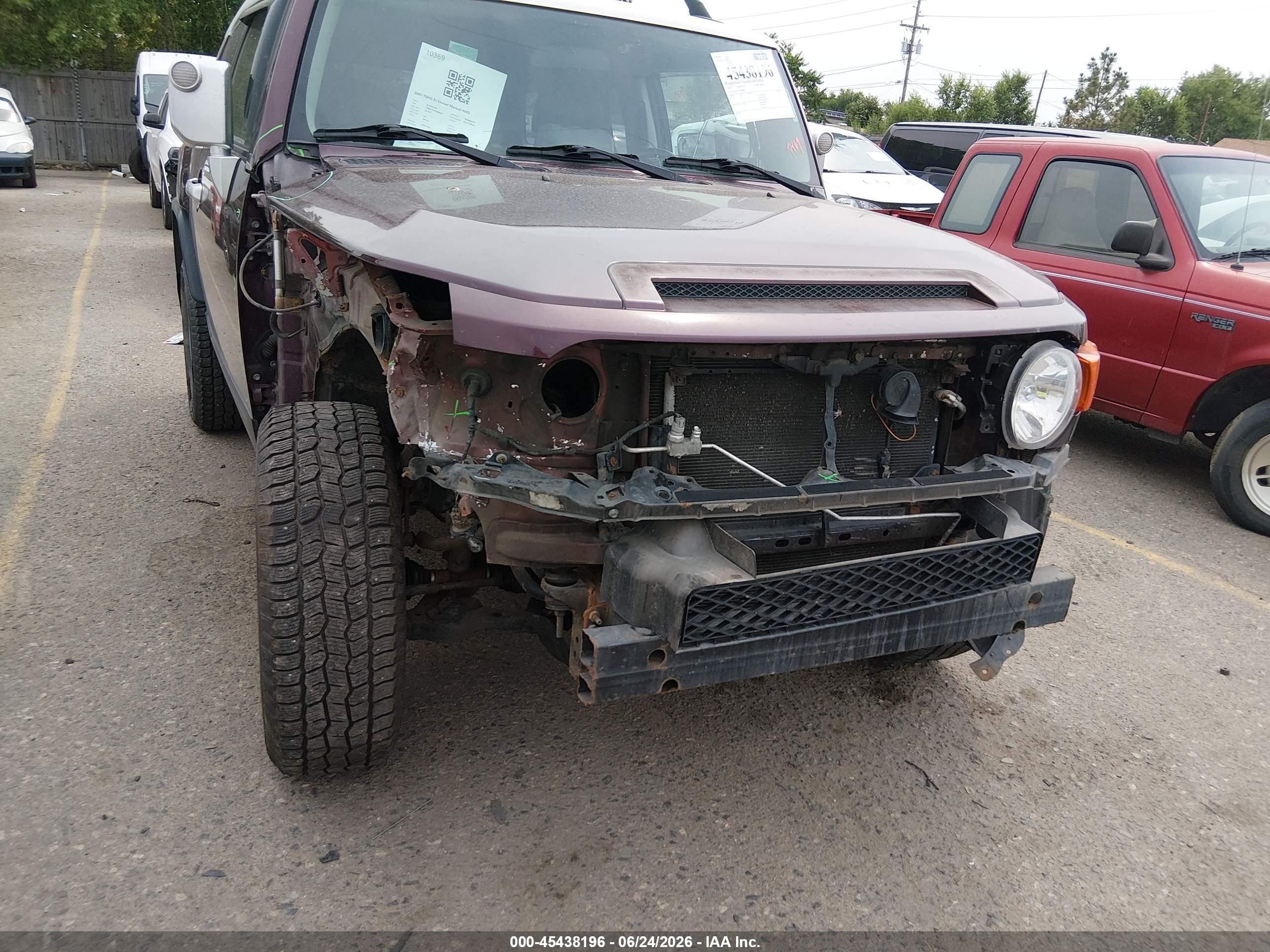 2007 Toyota Fj Cruiser   Burgundy vin: JTEBU11F070008885