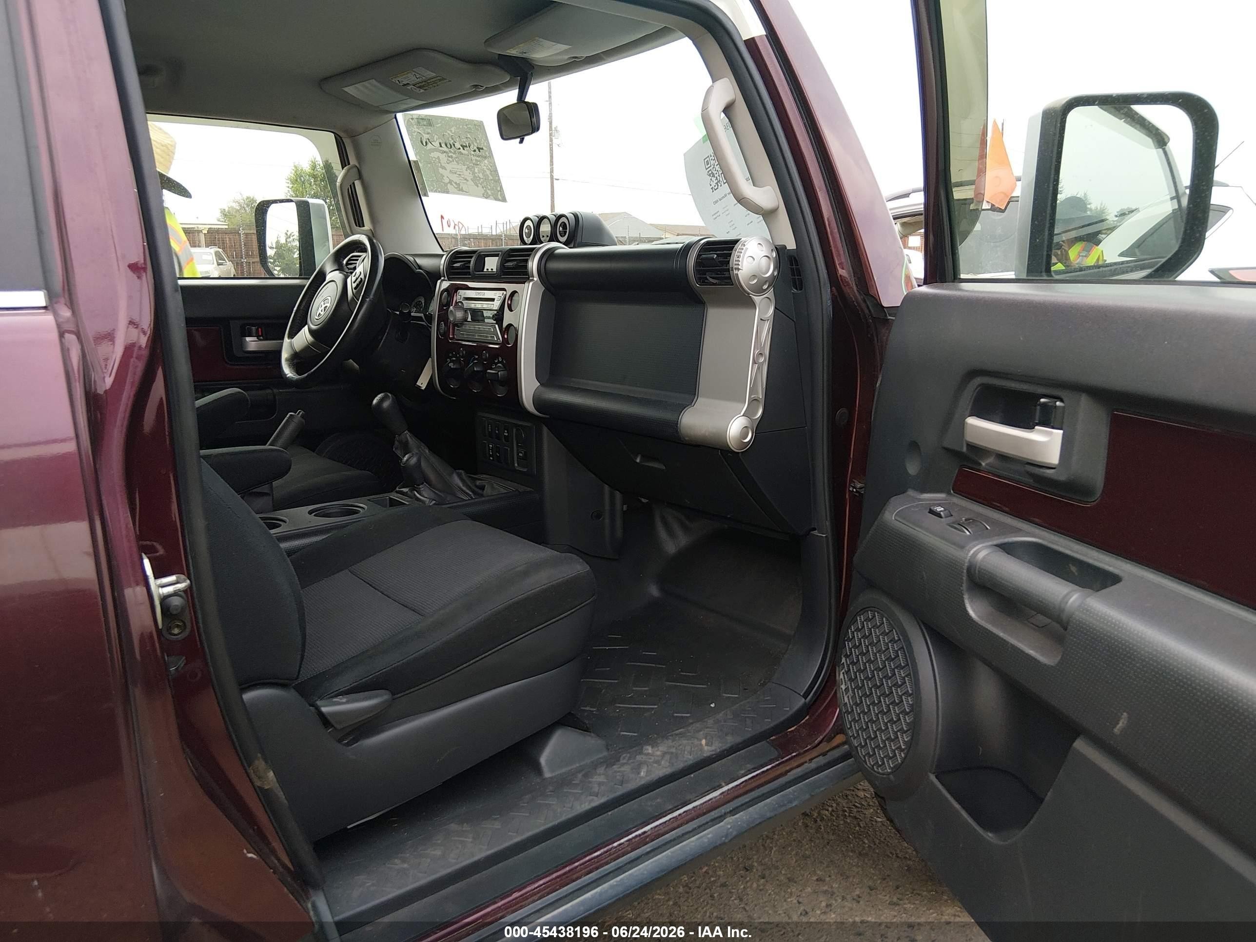 2007 Toyota Fj Cruiser   Burgundy vin: JTEBU11F070008885