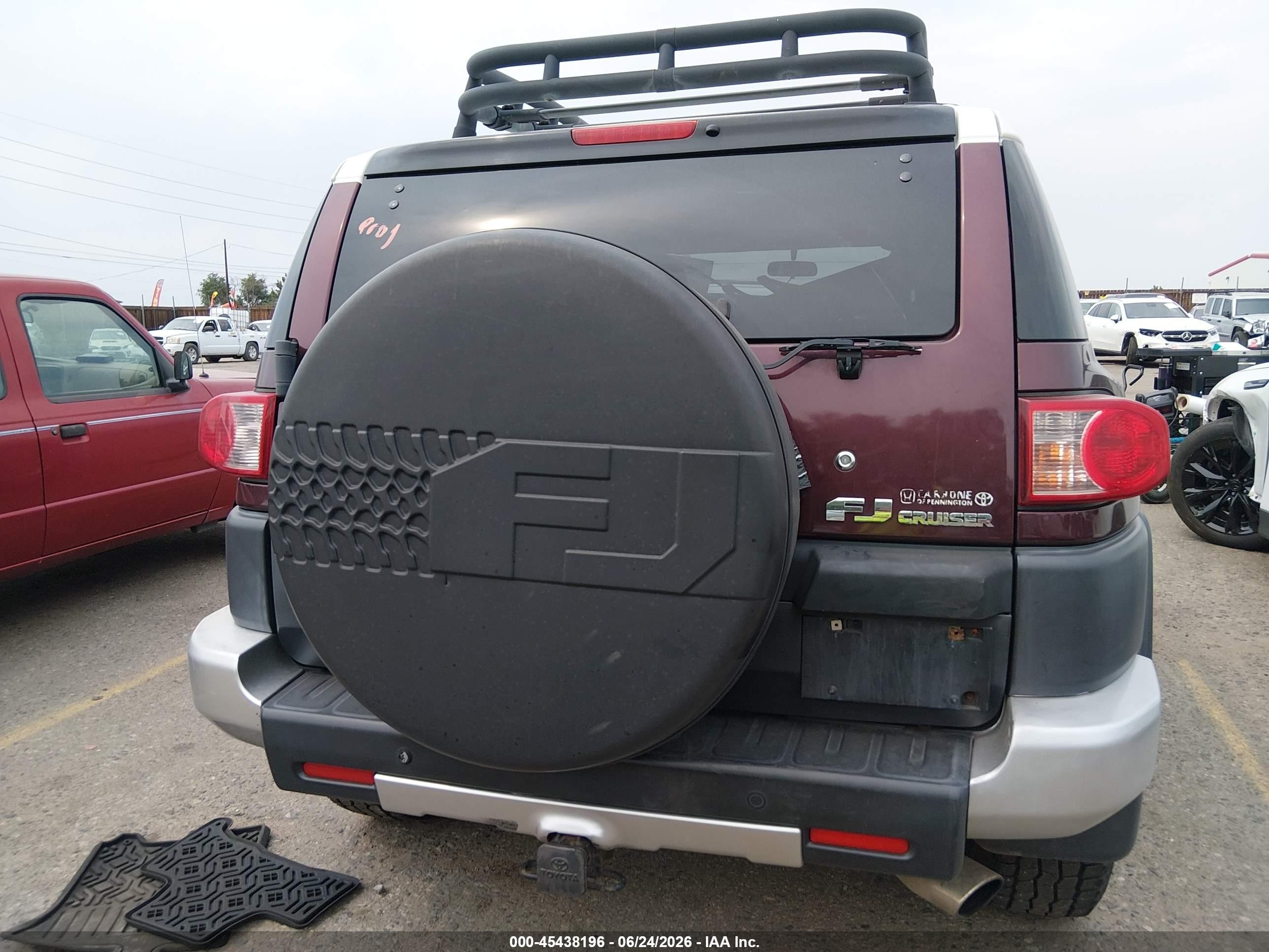 2007 Toyota Fj Cruiser   Burgundy vin: JTEBU11F070008885