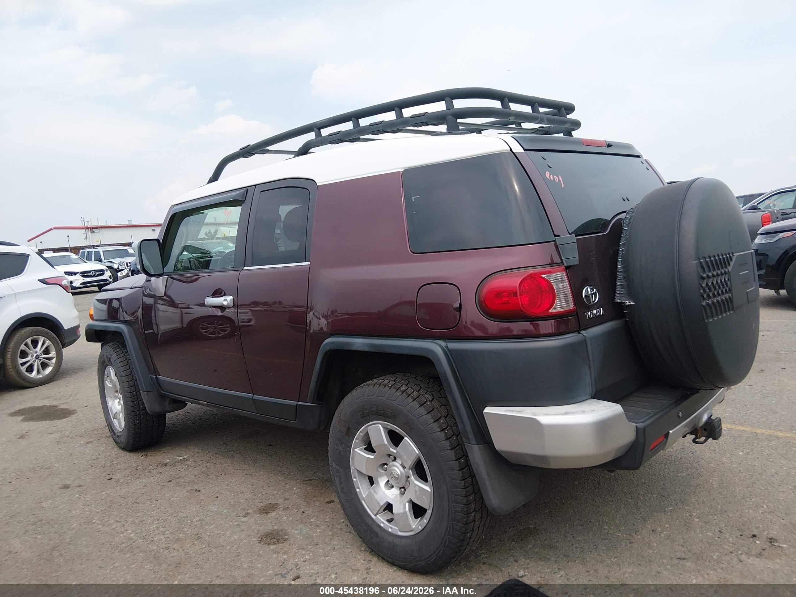 2007 Toyota Fj Cruiser   Burgundy vin: JTEBU11F070008885