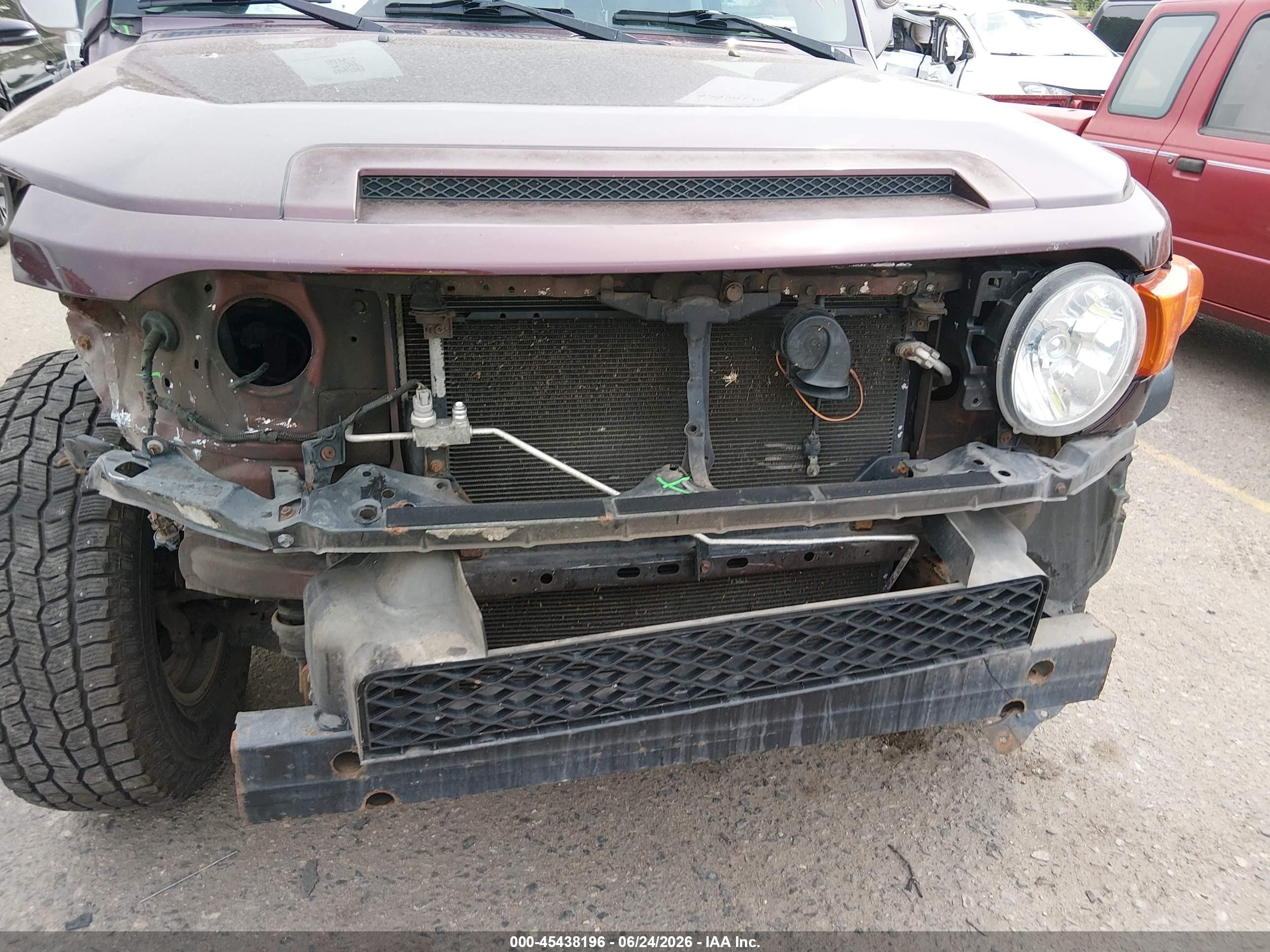 2007 Toyota Fj Cruiser   Burgundy vin: JTEBU11F070008885