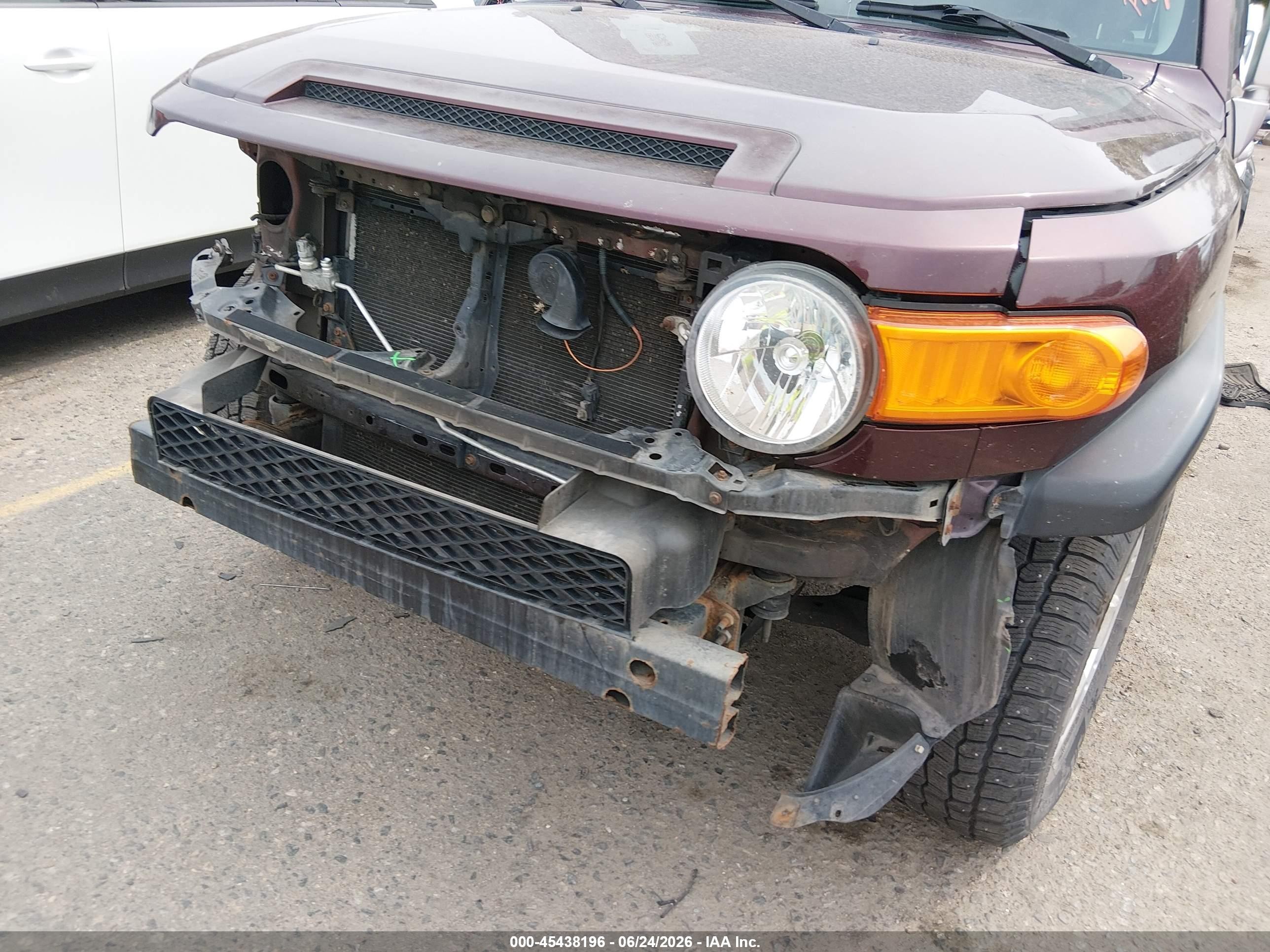 2007 Toyota Fj Cruiser   Burgundy vin: JTEBU11F070008885
