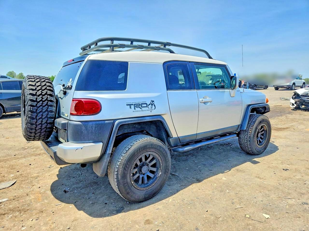 2007 Toyota Fj Cruiser Base Silver vin: JTEBU11F070069234