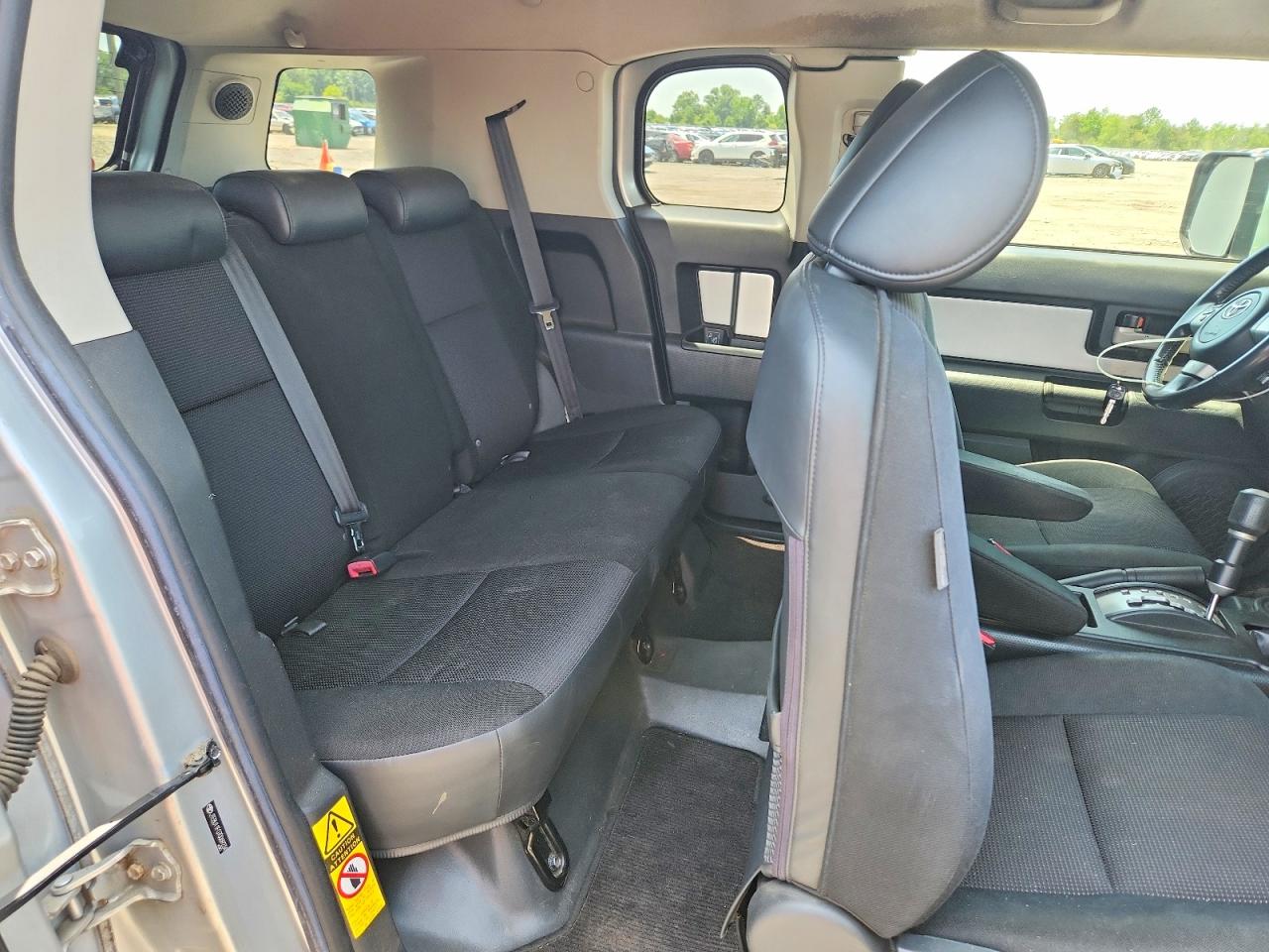 2007 Toyota Fj Cruiser Base Silver vin: JTEBU11F070069234